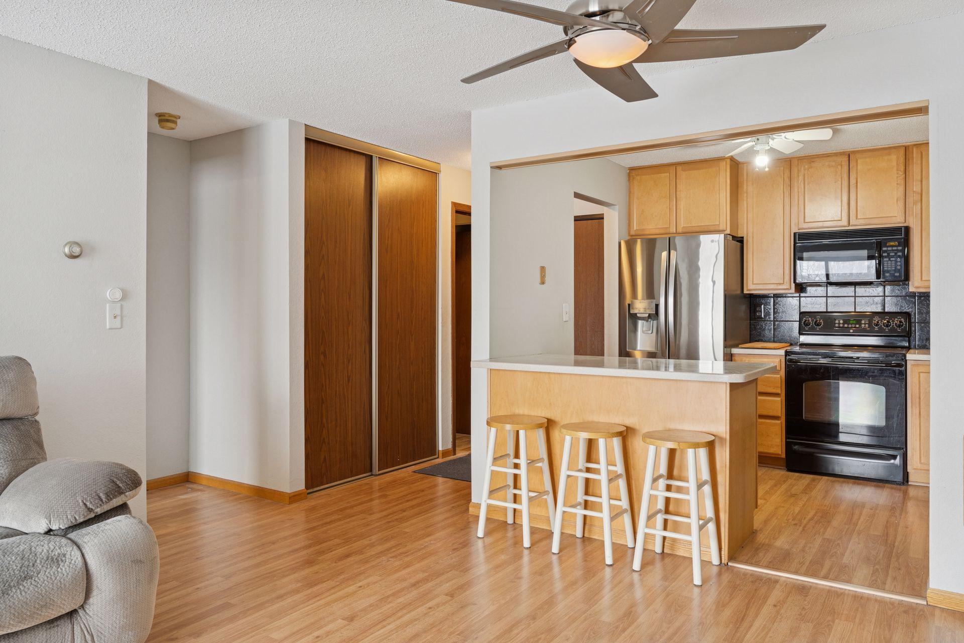 3440 Golfview Drive Unit: 211