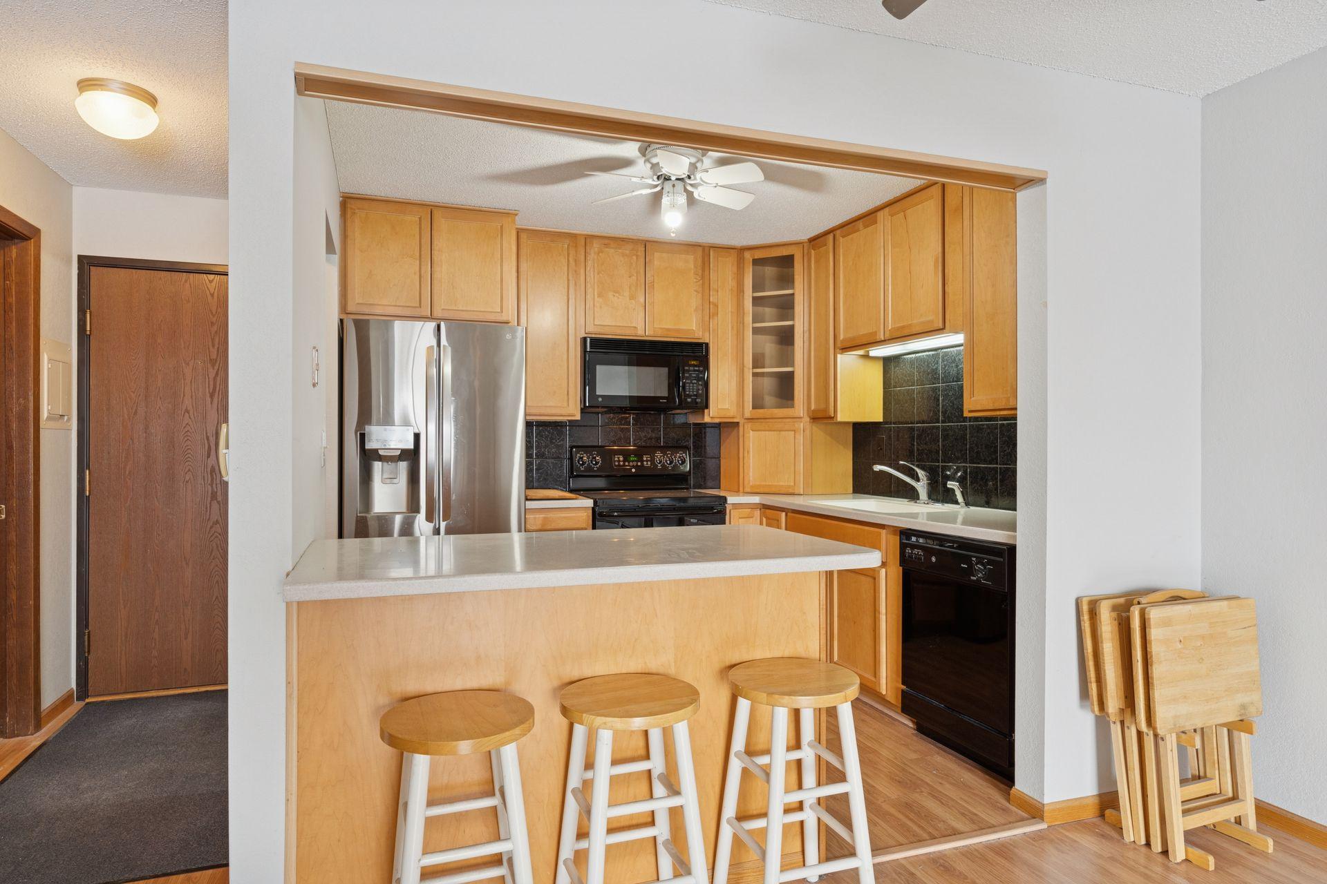 3440 Golfview Drive Unit: 211