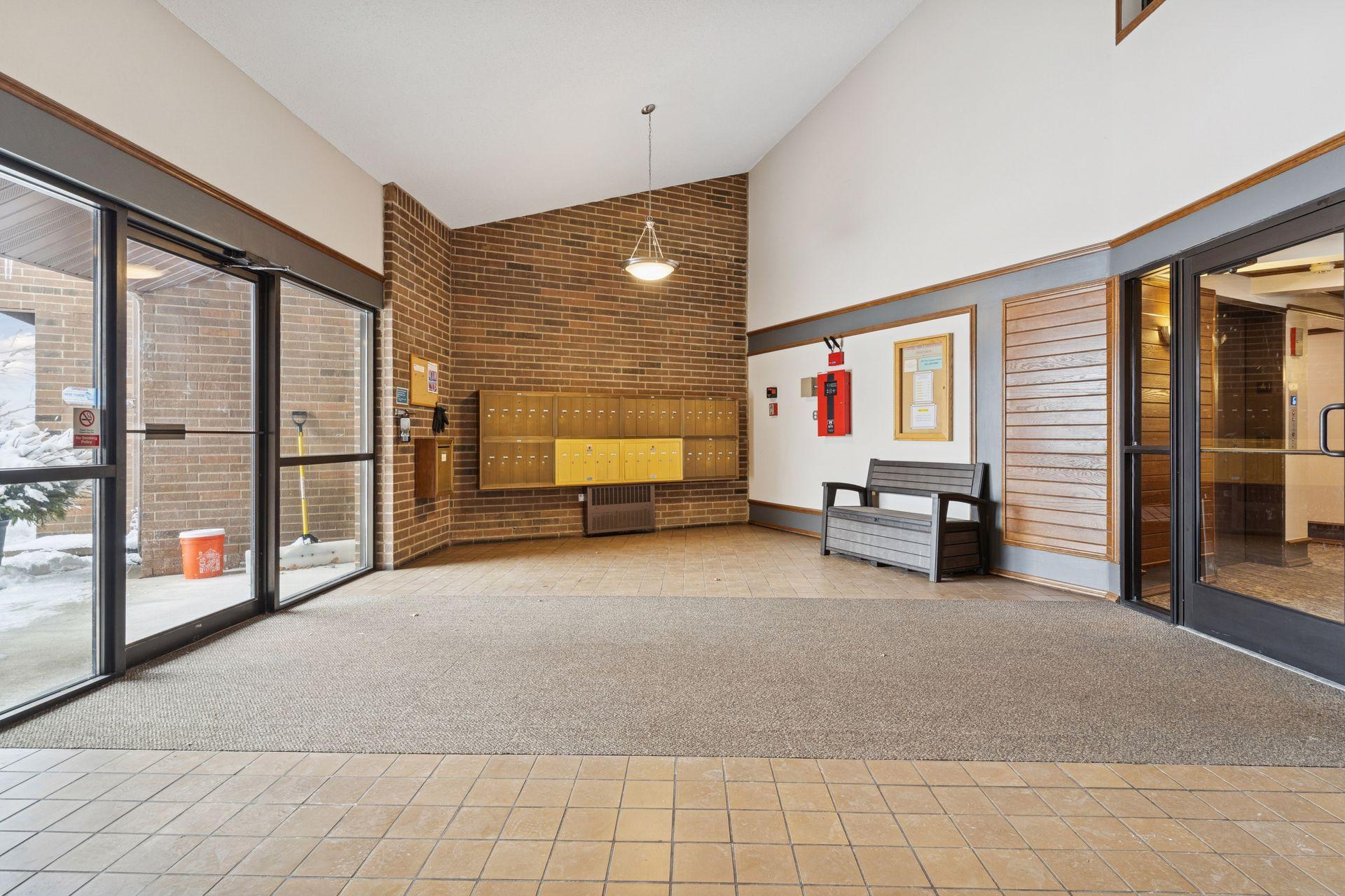 3440 Golfview Drive Unit: 211