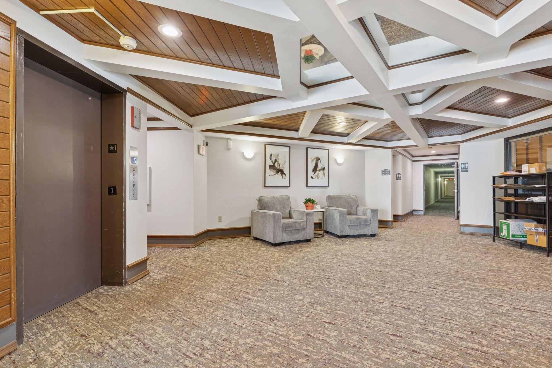 3440 Golfview Drive Unit: 211
