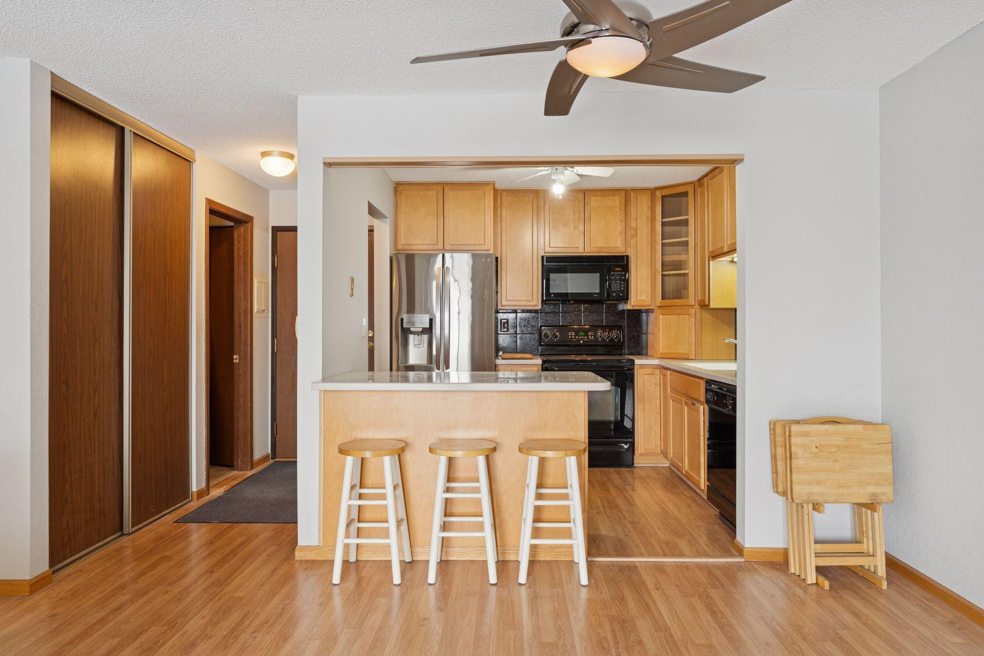 3440 Golfview Drive Unit: 211