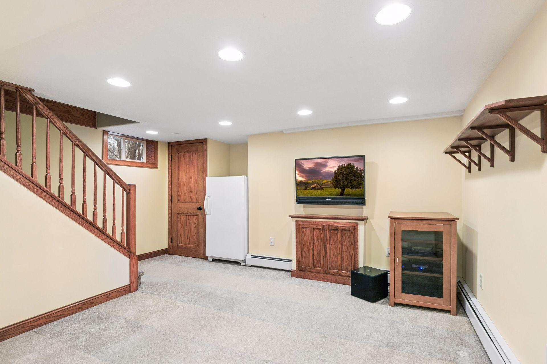 507 Montrose Lane