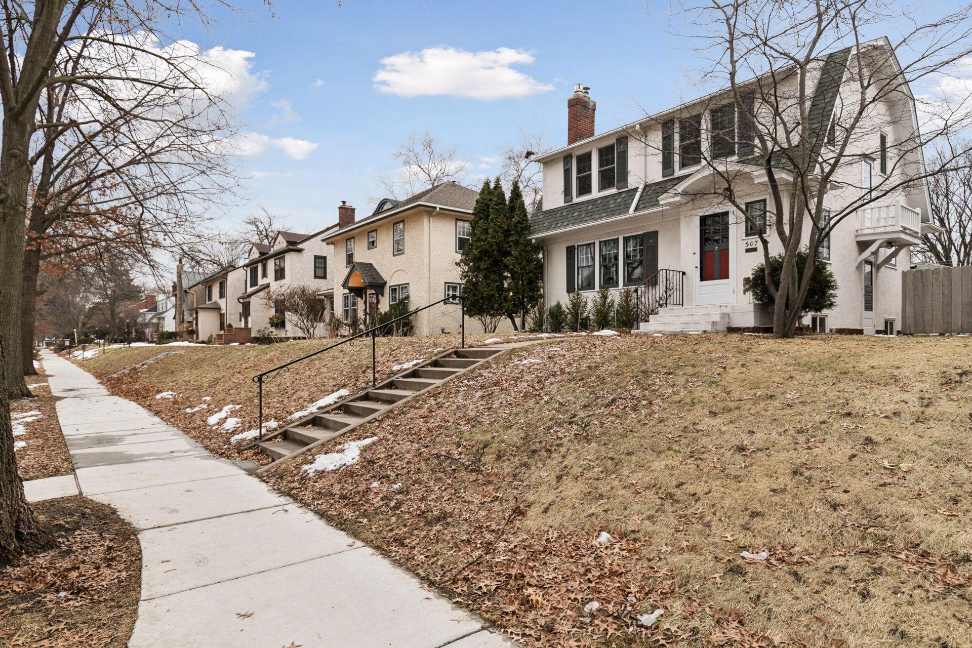 507 Montrose Lane
