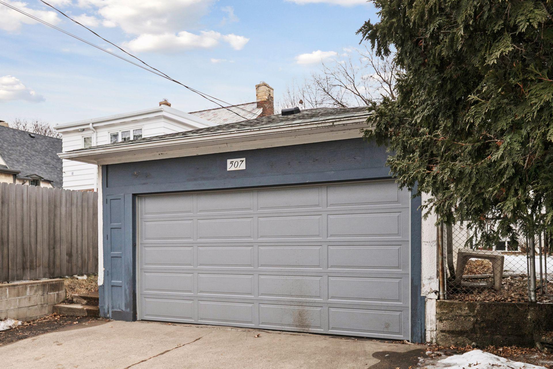 507 Montrose Lane