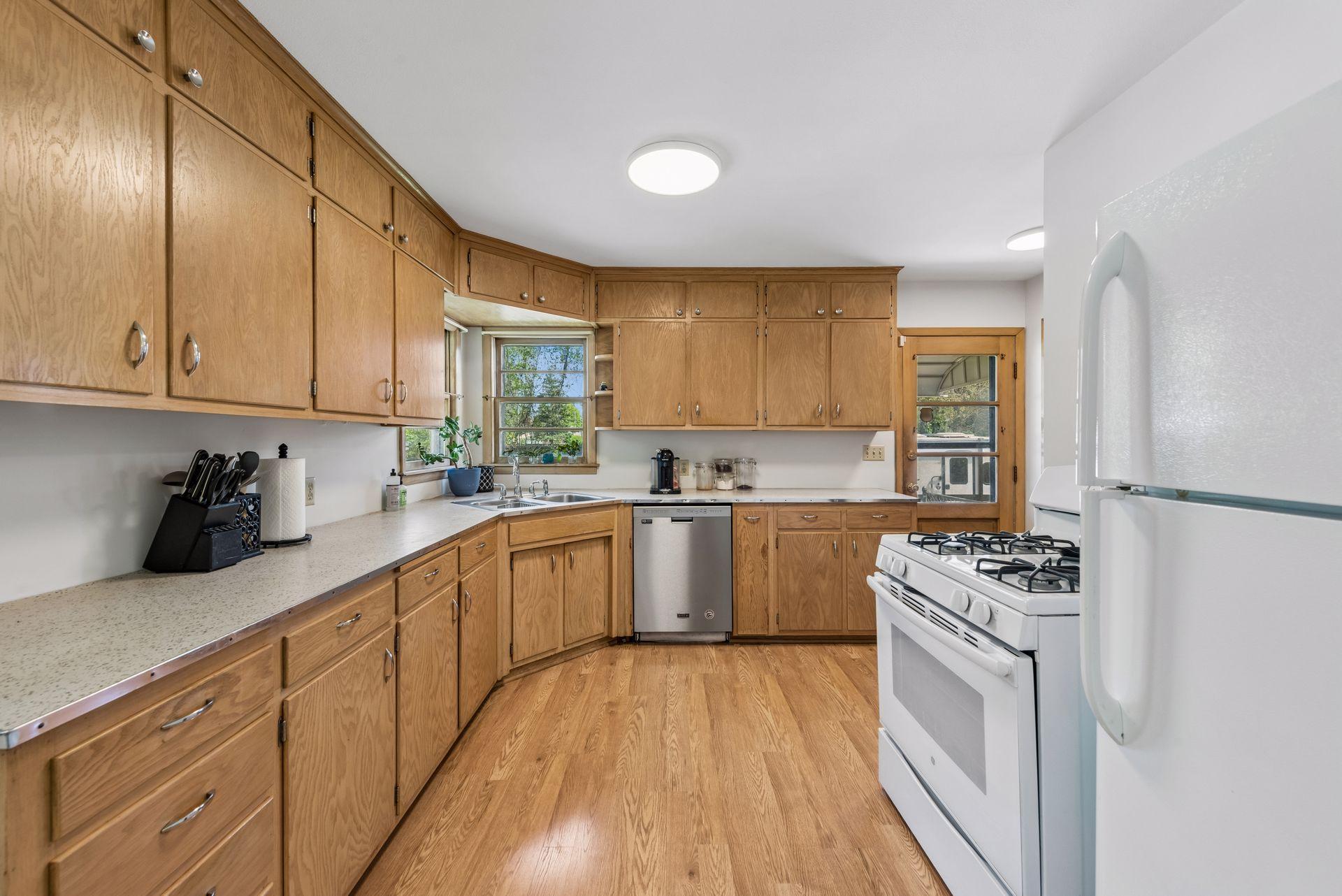 1073 Eleanor Avenue