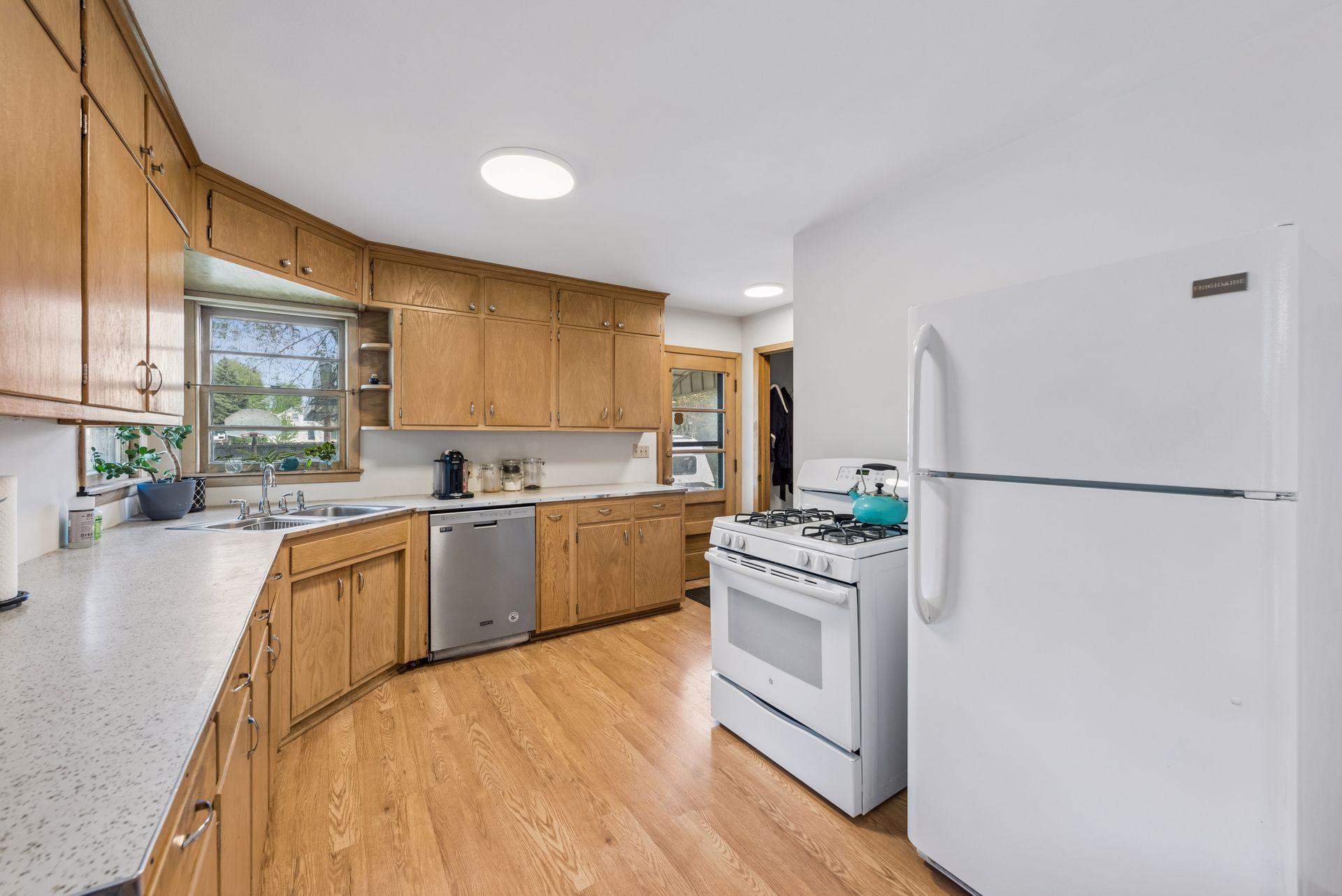 1073 Eleanor Avenue