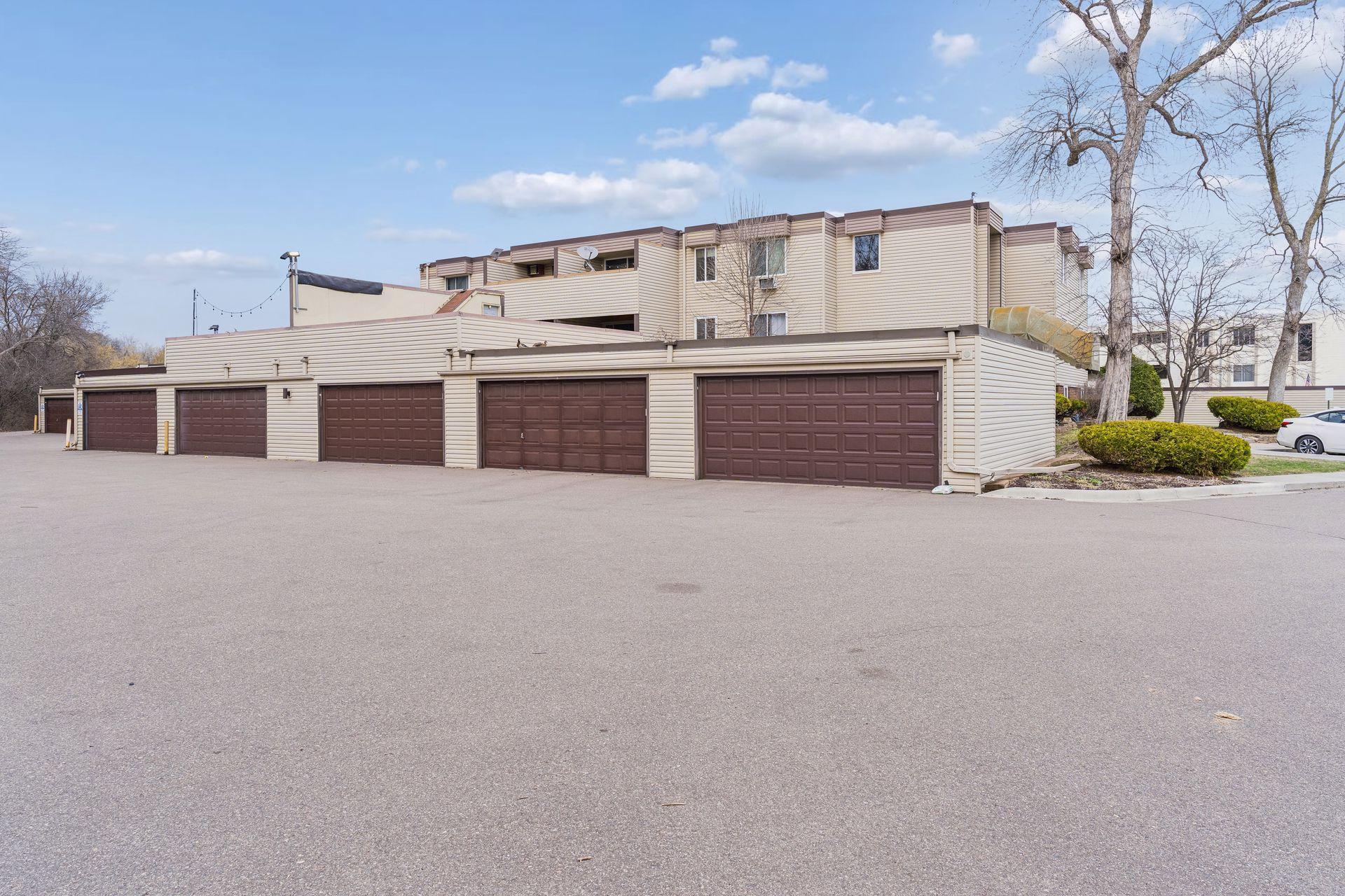 10840 Rockford Road Unit: 209