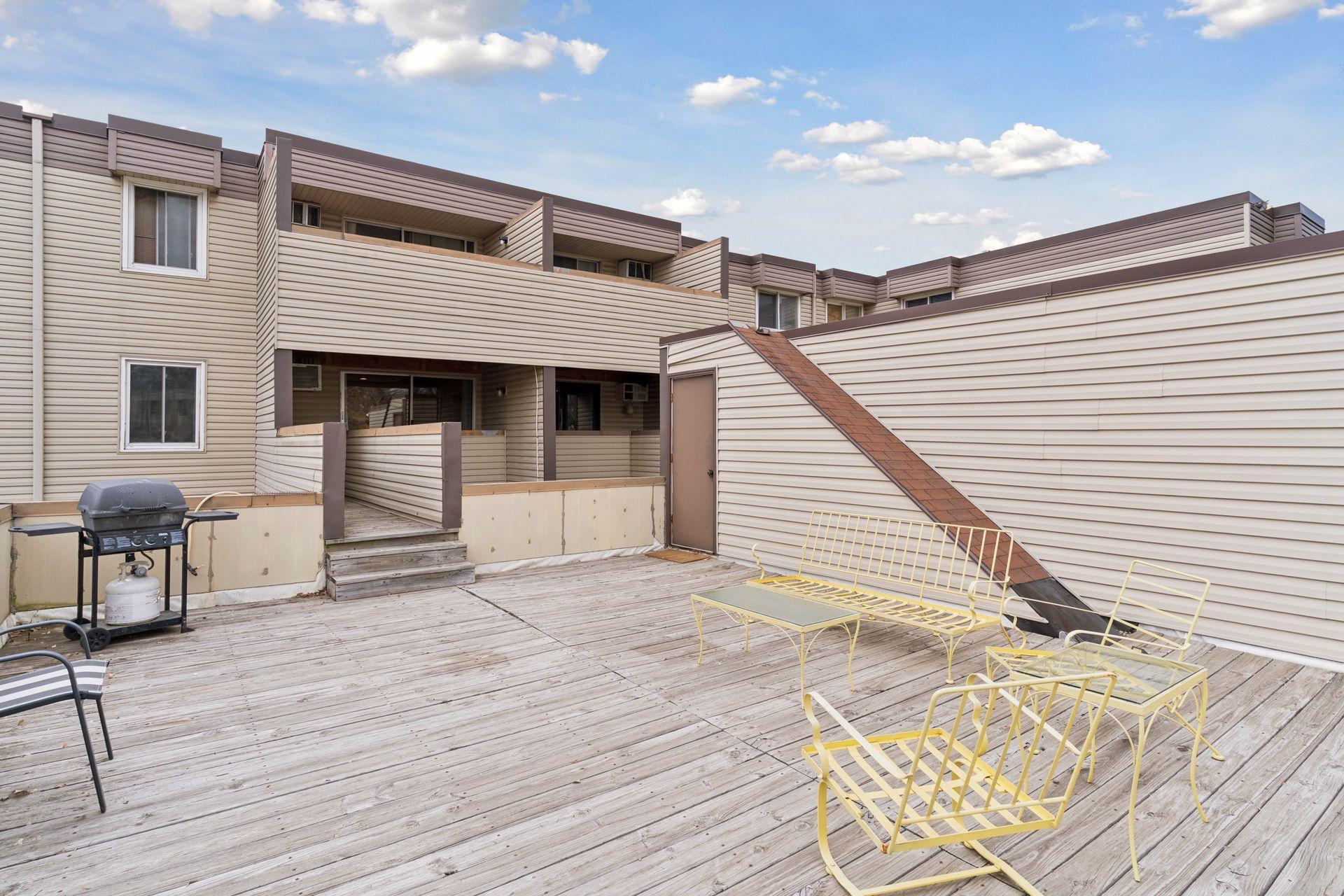 10840 Rockford Road Unit: 209