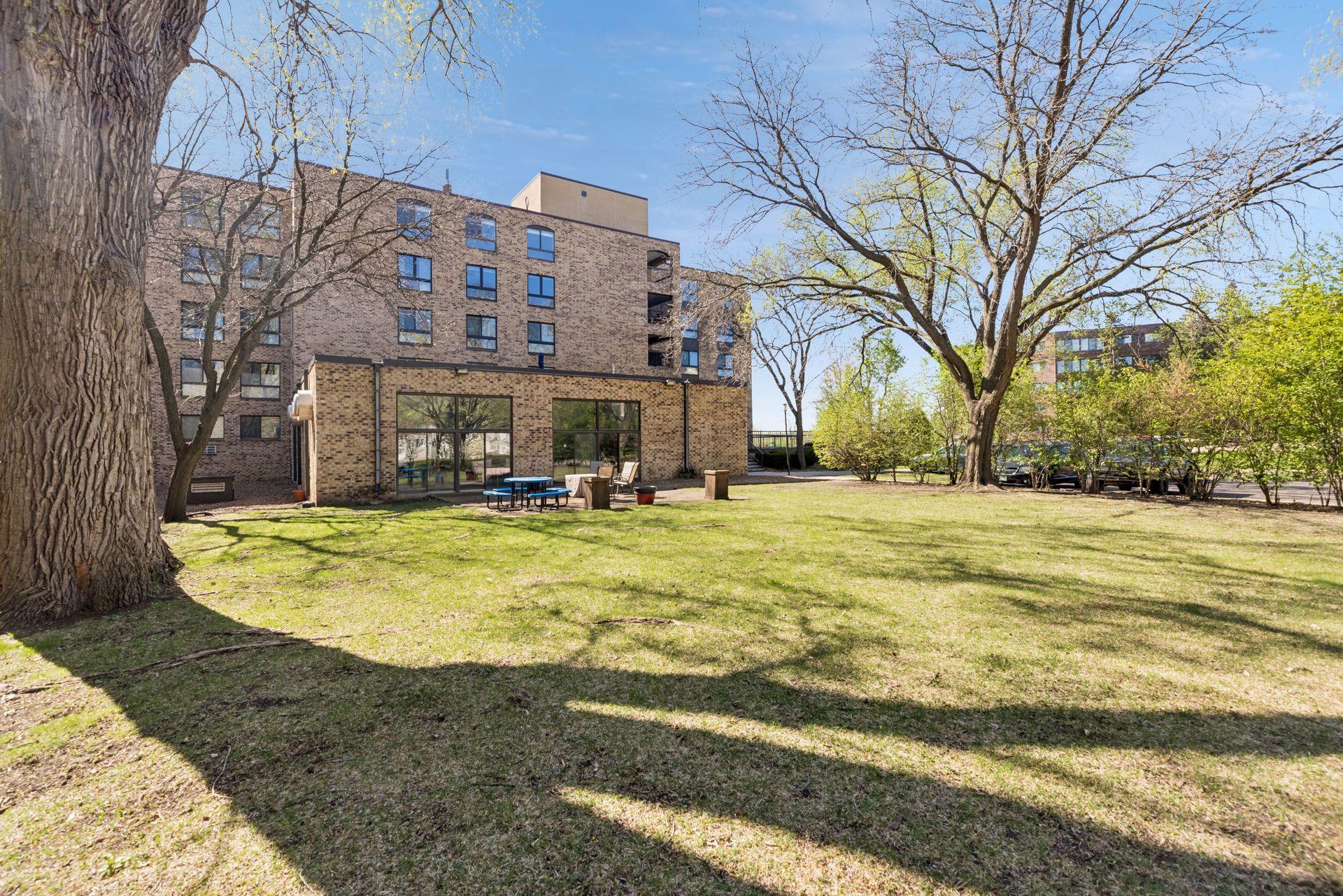 2221 Youngman Avenue Unit: 501