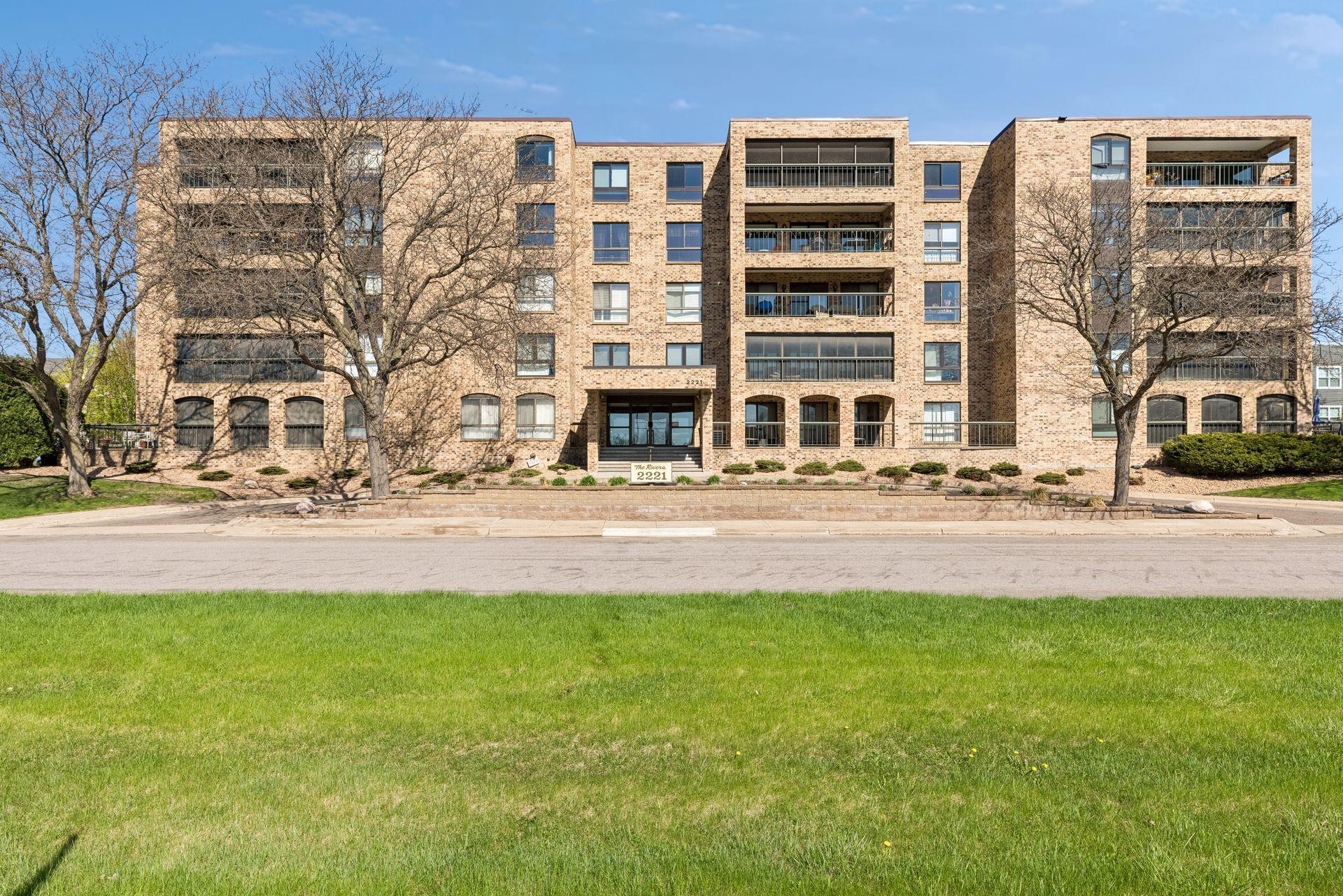 2221 Youngman Avenue Unit: 501