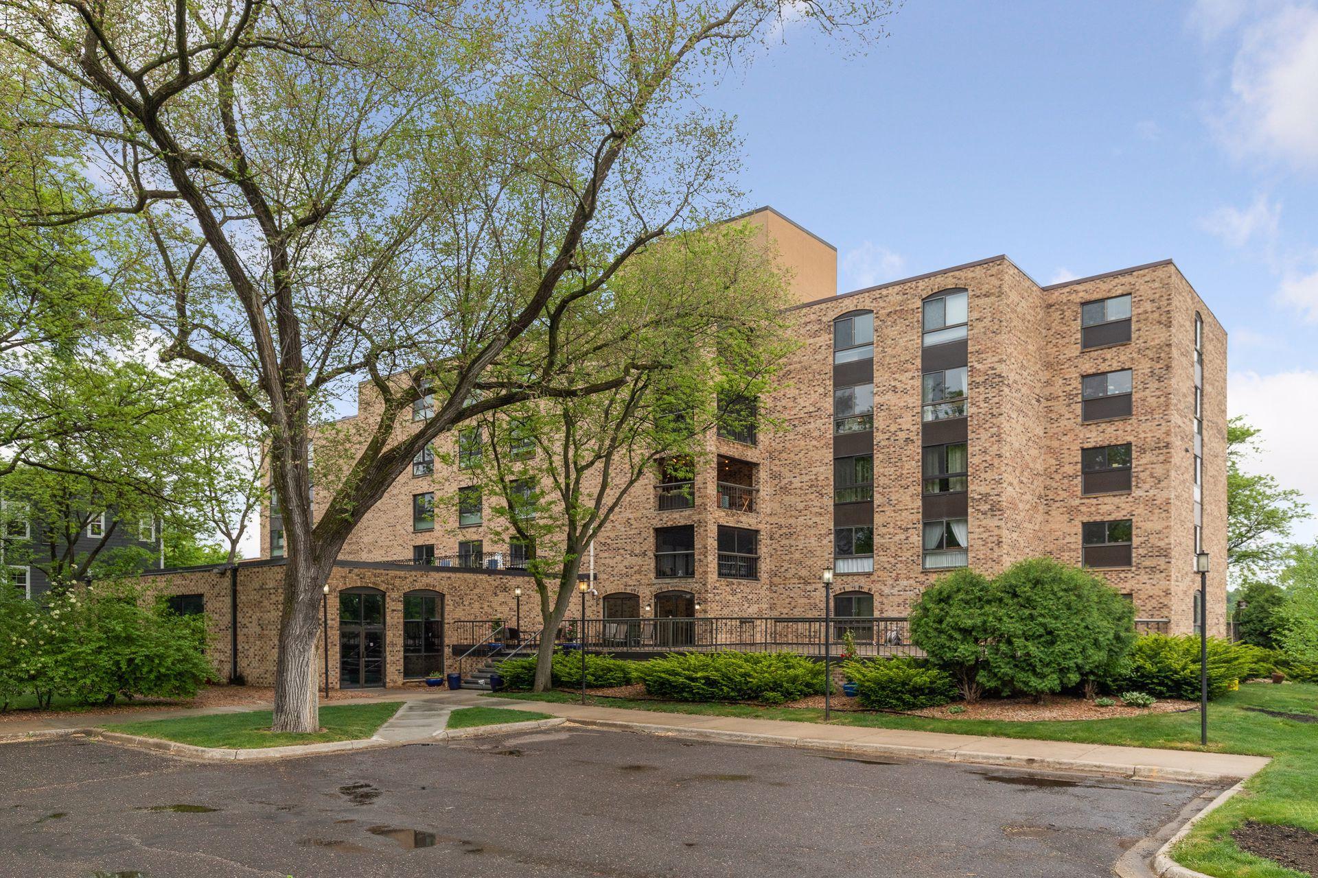 2221 Youngman Avenue Unit: 501