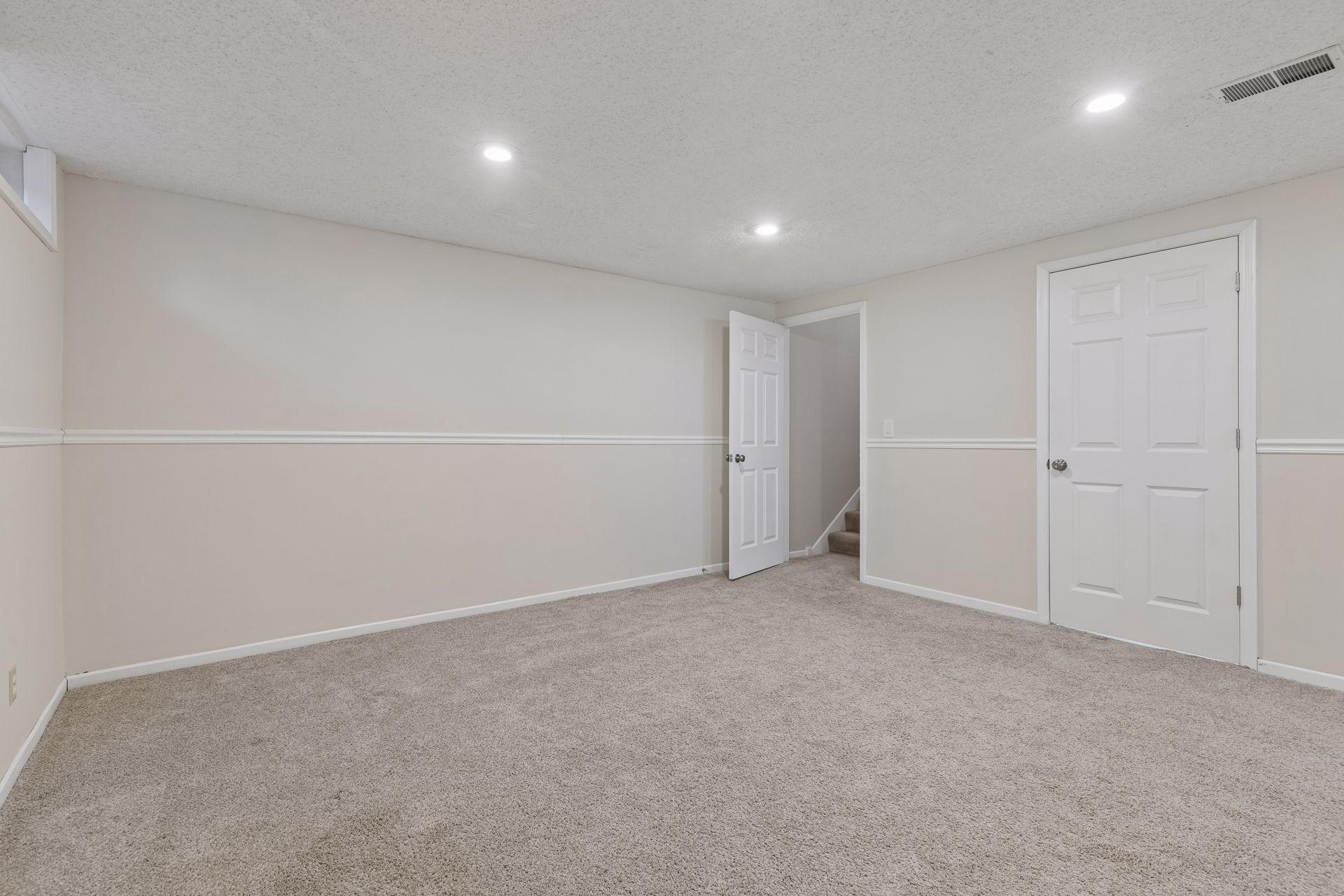 1511 Woodview Avenue W