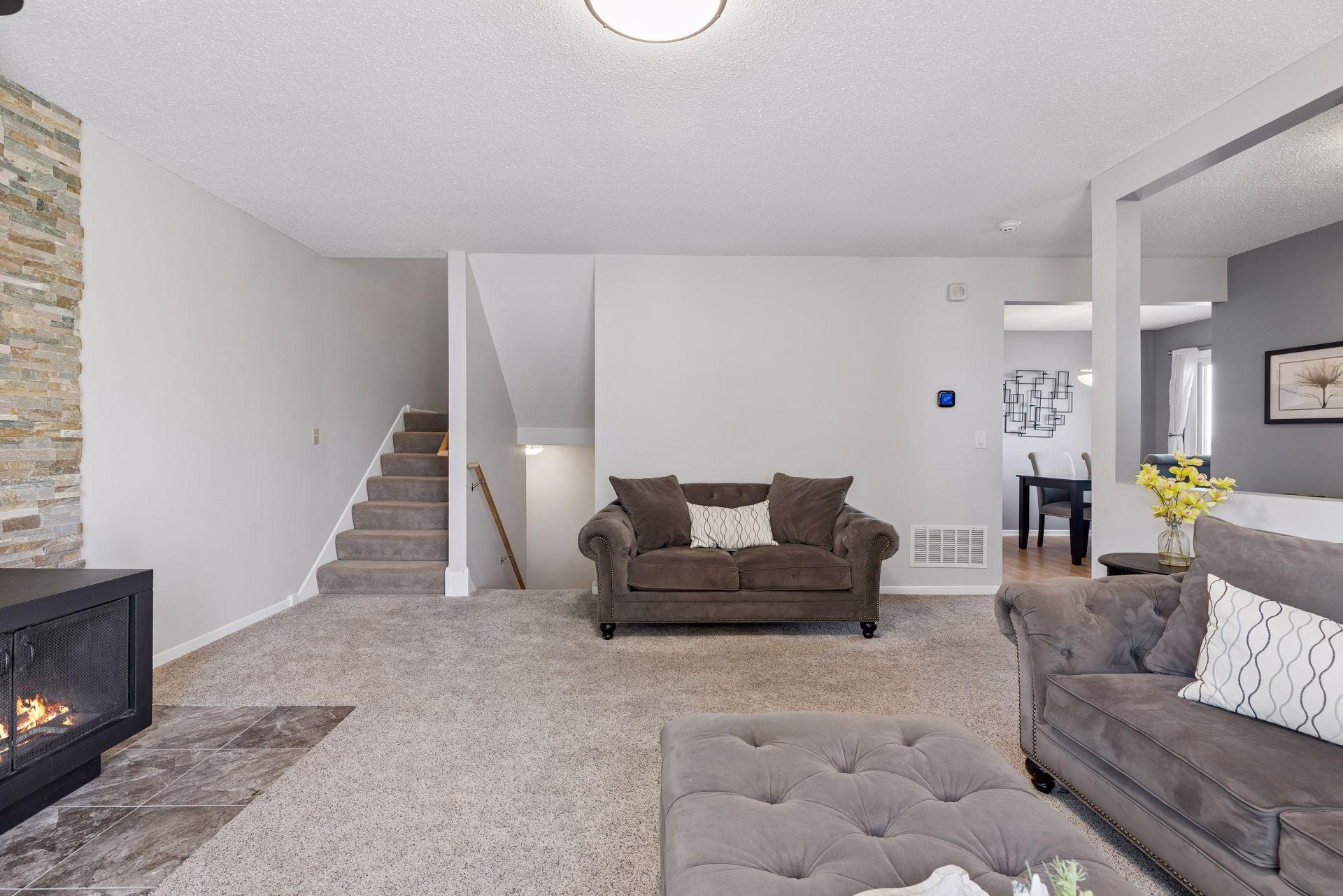 1511 Woodview Avenue W