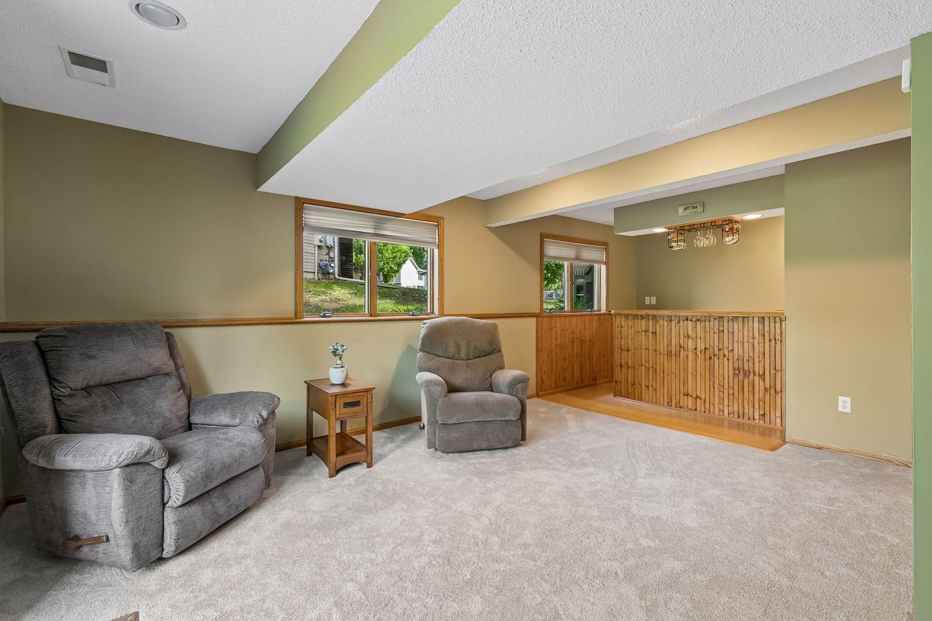 4738 W Wind Trail