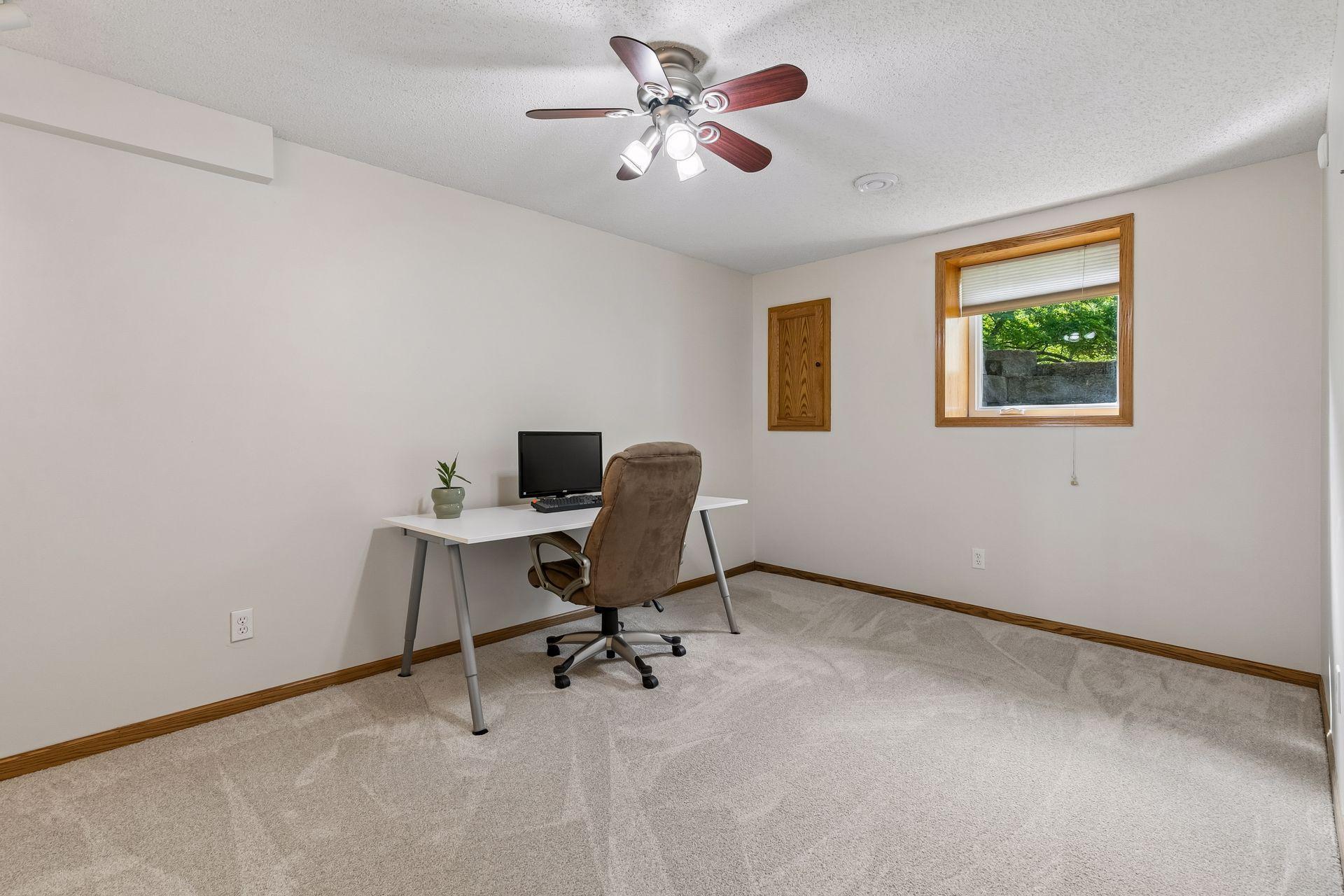 4738 W Wind Trail