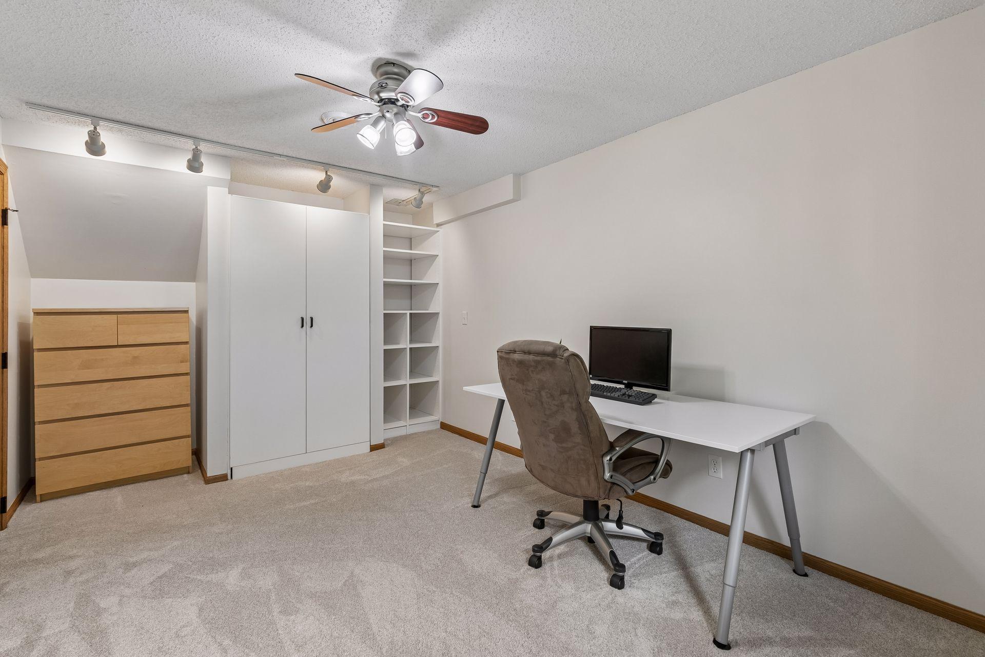 4738 W Wind Trail