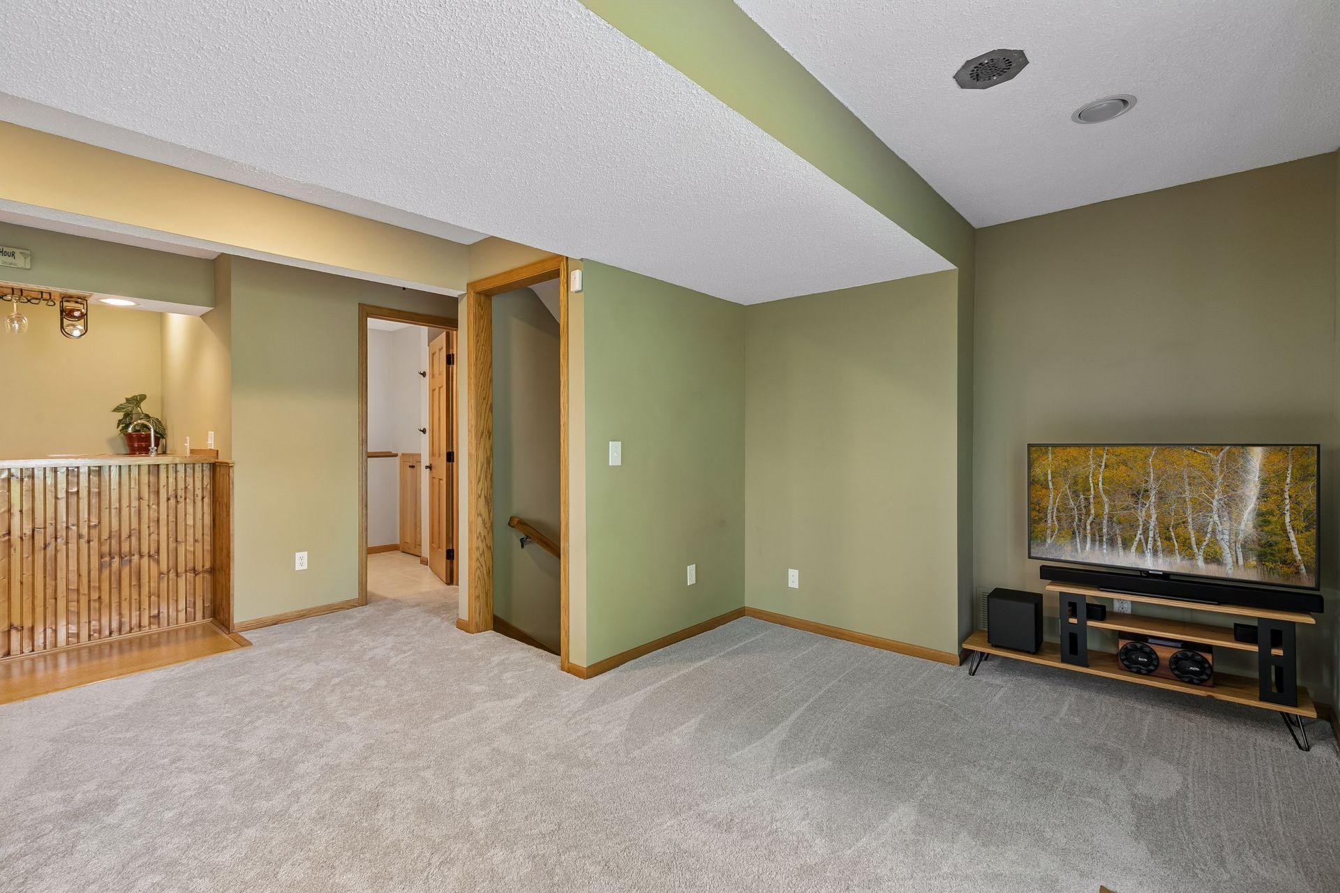 4738 W Wind Trail