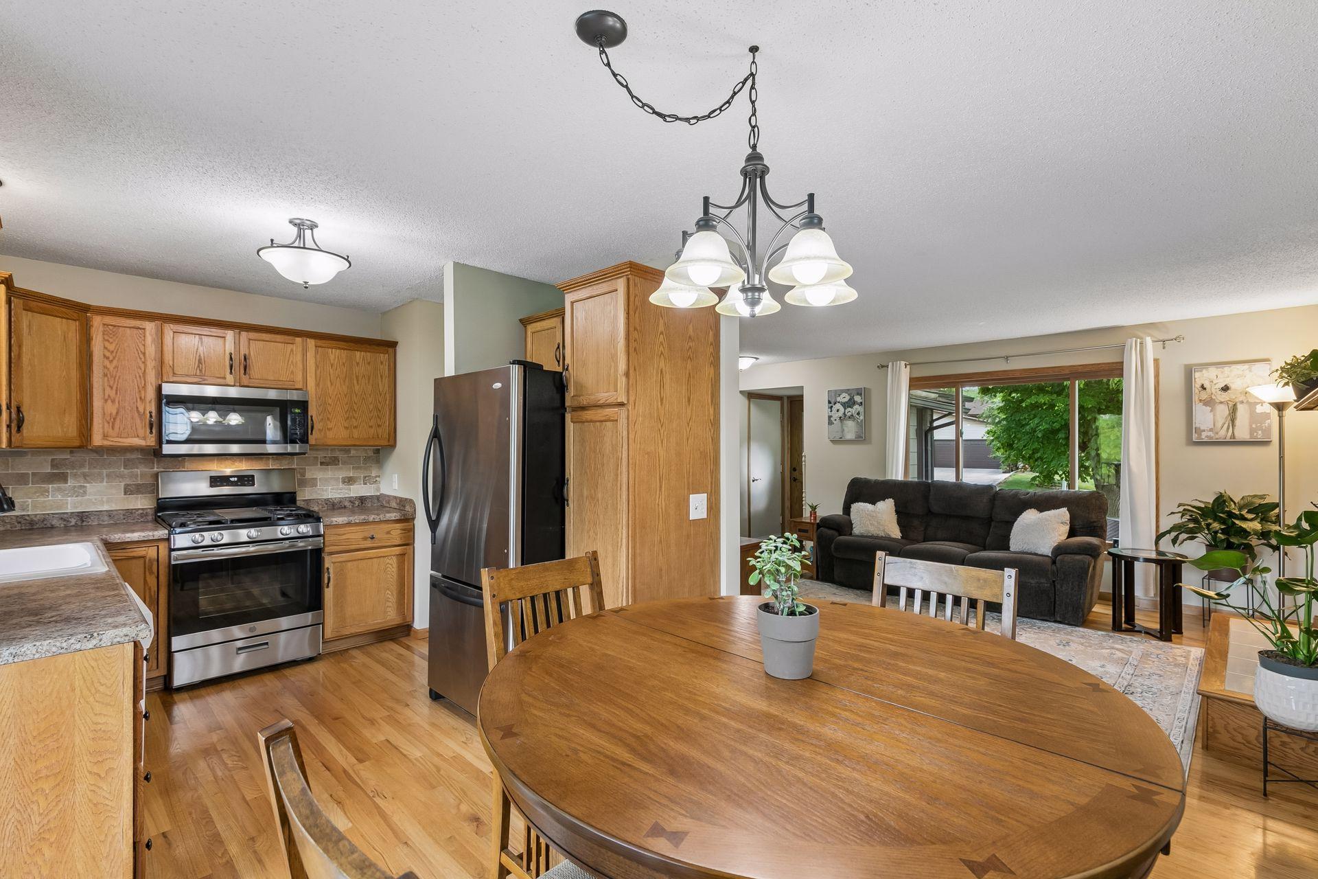 4738 W Wind Trail