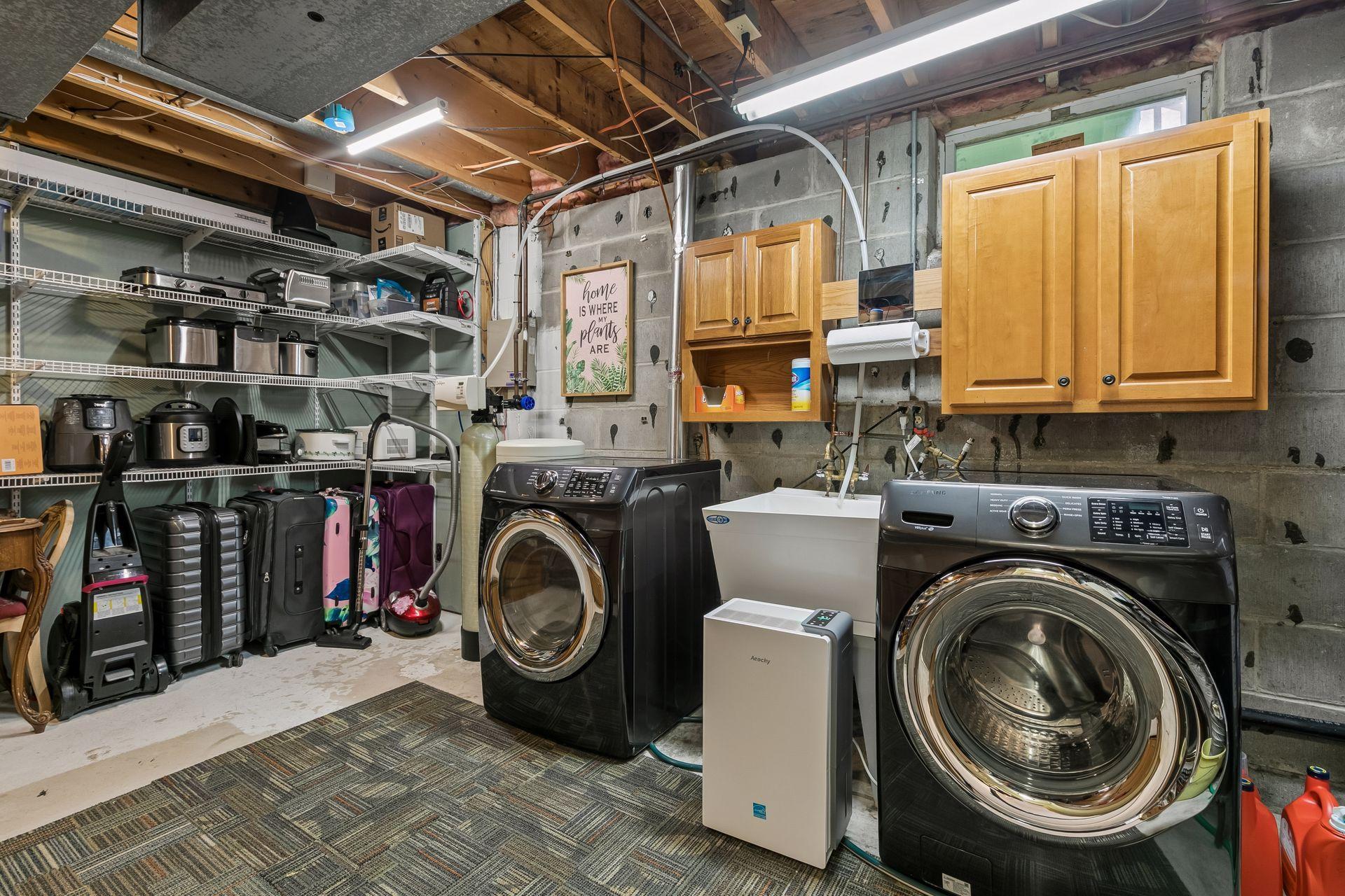 4738 W Wind Trail