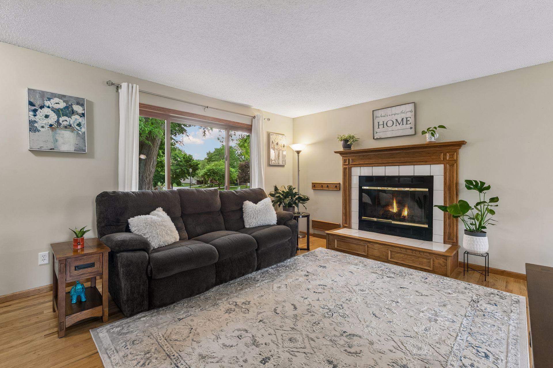4738 W Wind Trail