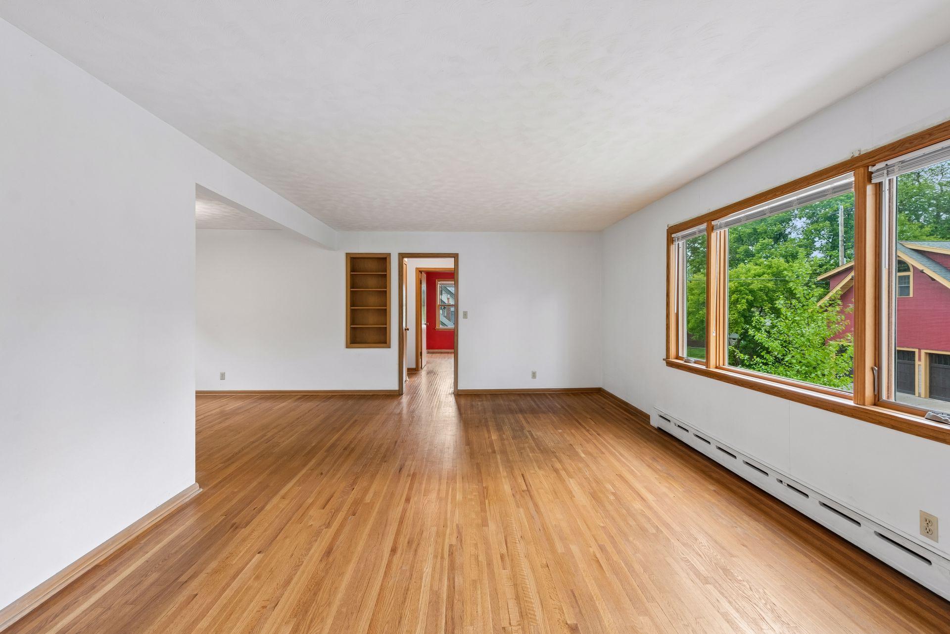 45 Albert Street S Unit: 4