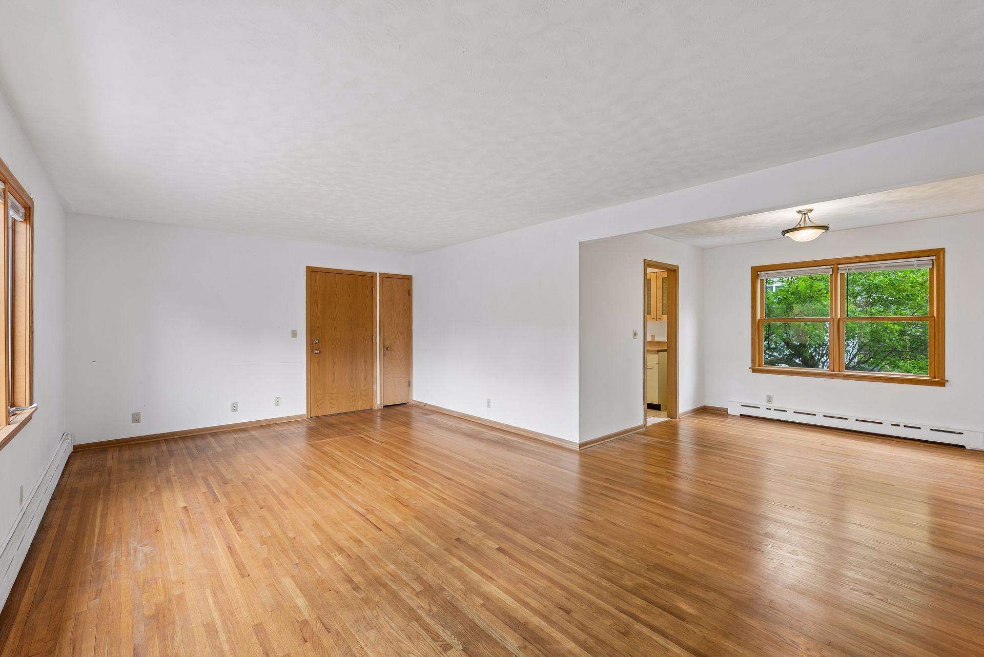 45 Albert Street S Unit: 4