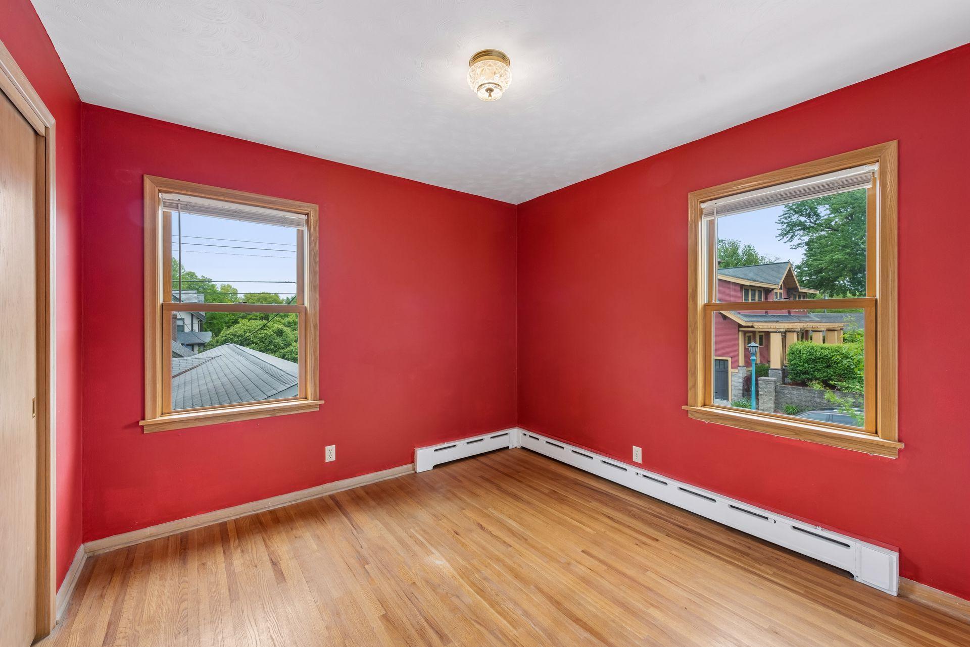 45 Albert Street S Unit: 4