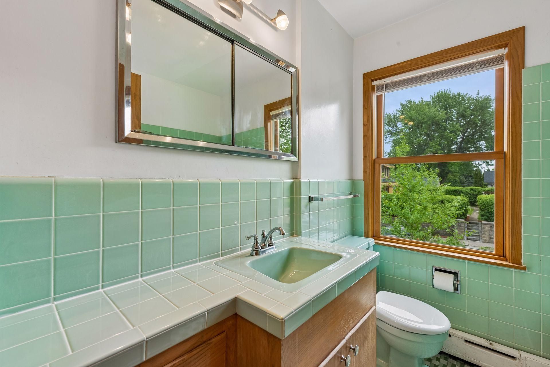 45 Albert Street S Unit: 4