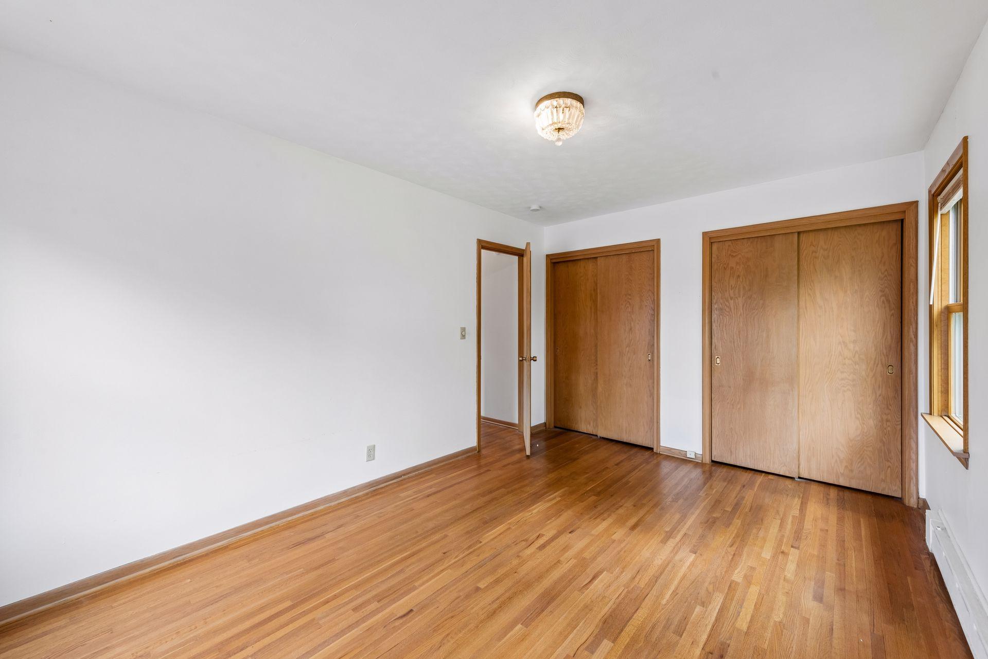45 Albert Street S Unit: 4