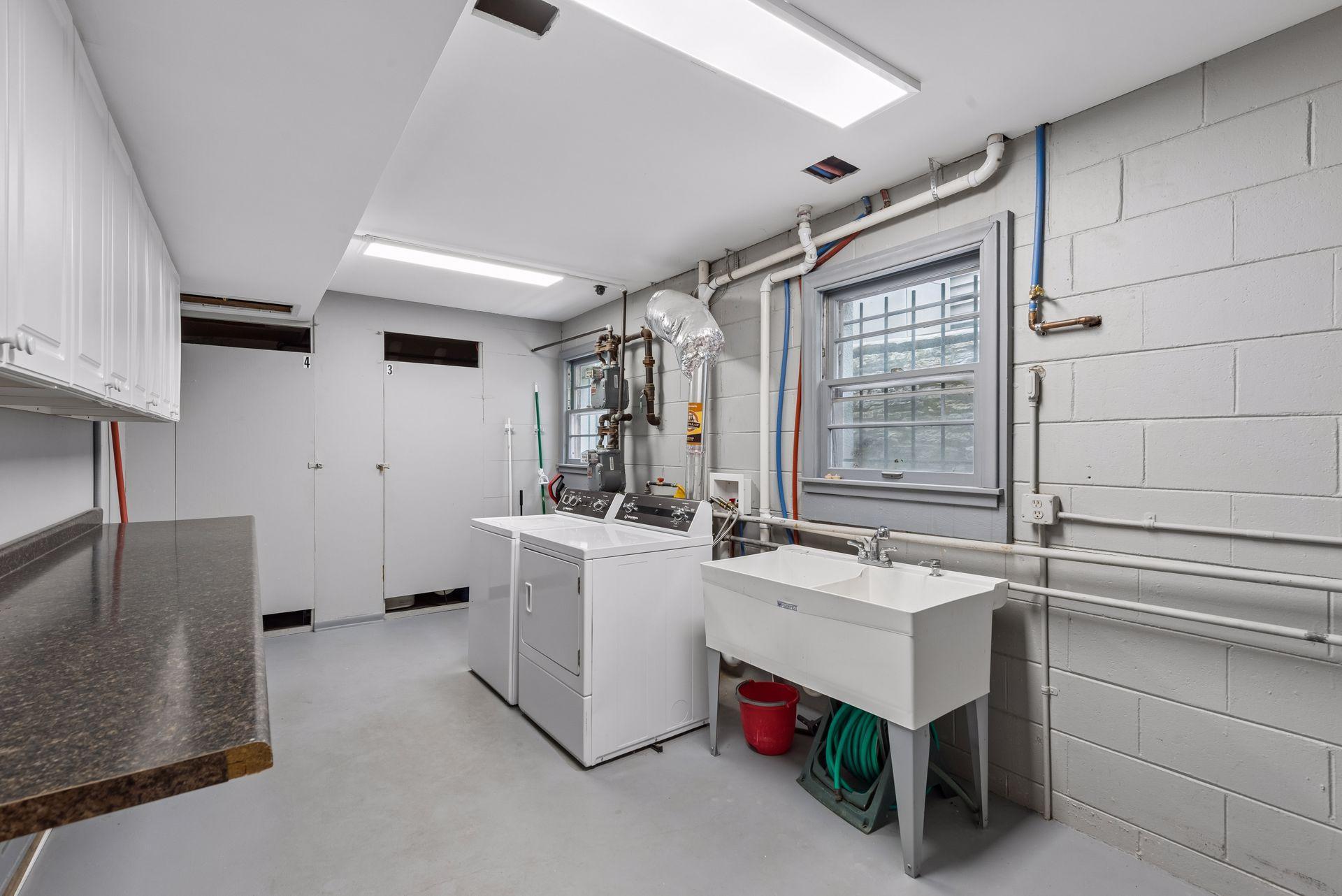 45 Albert Street S Unit: 4