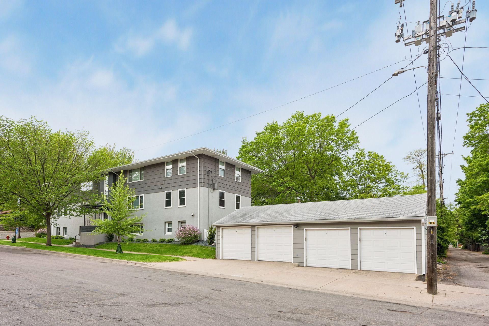 45 Albert Street S Unit: 4