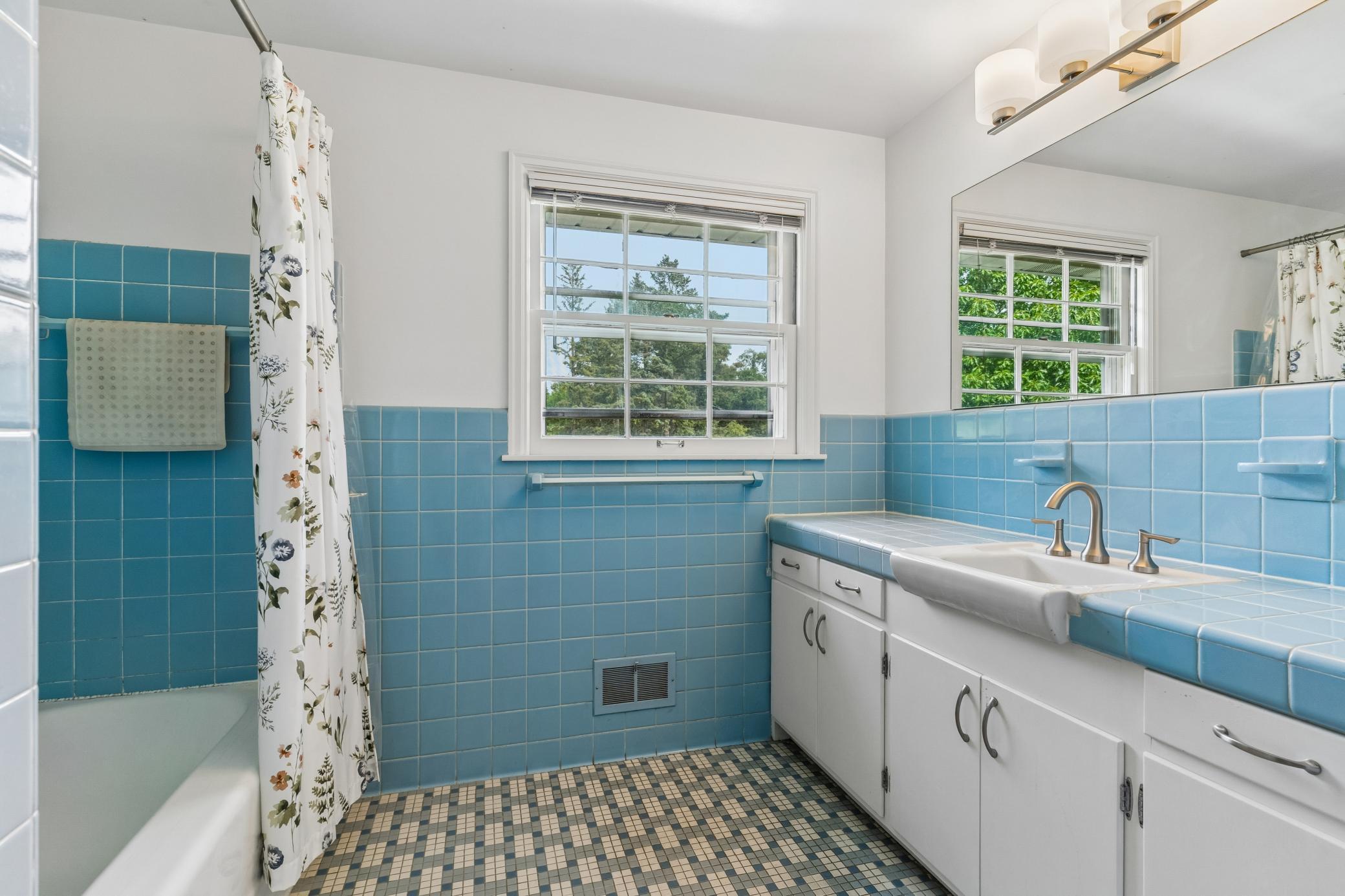 1605 Edgcumbe Road