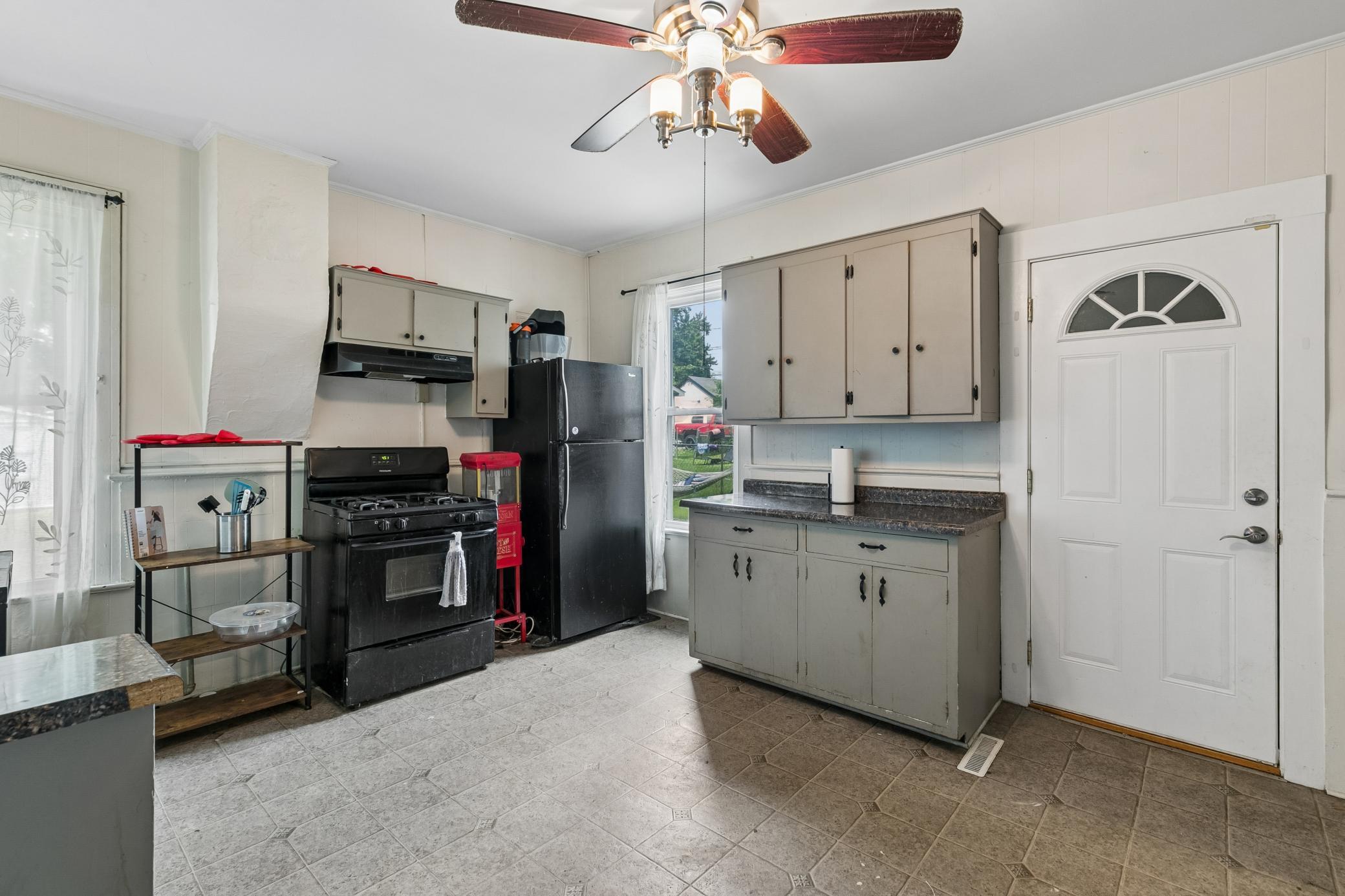 663 Van Buren Avenue