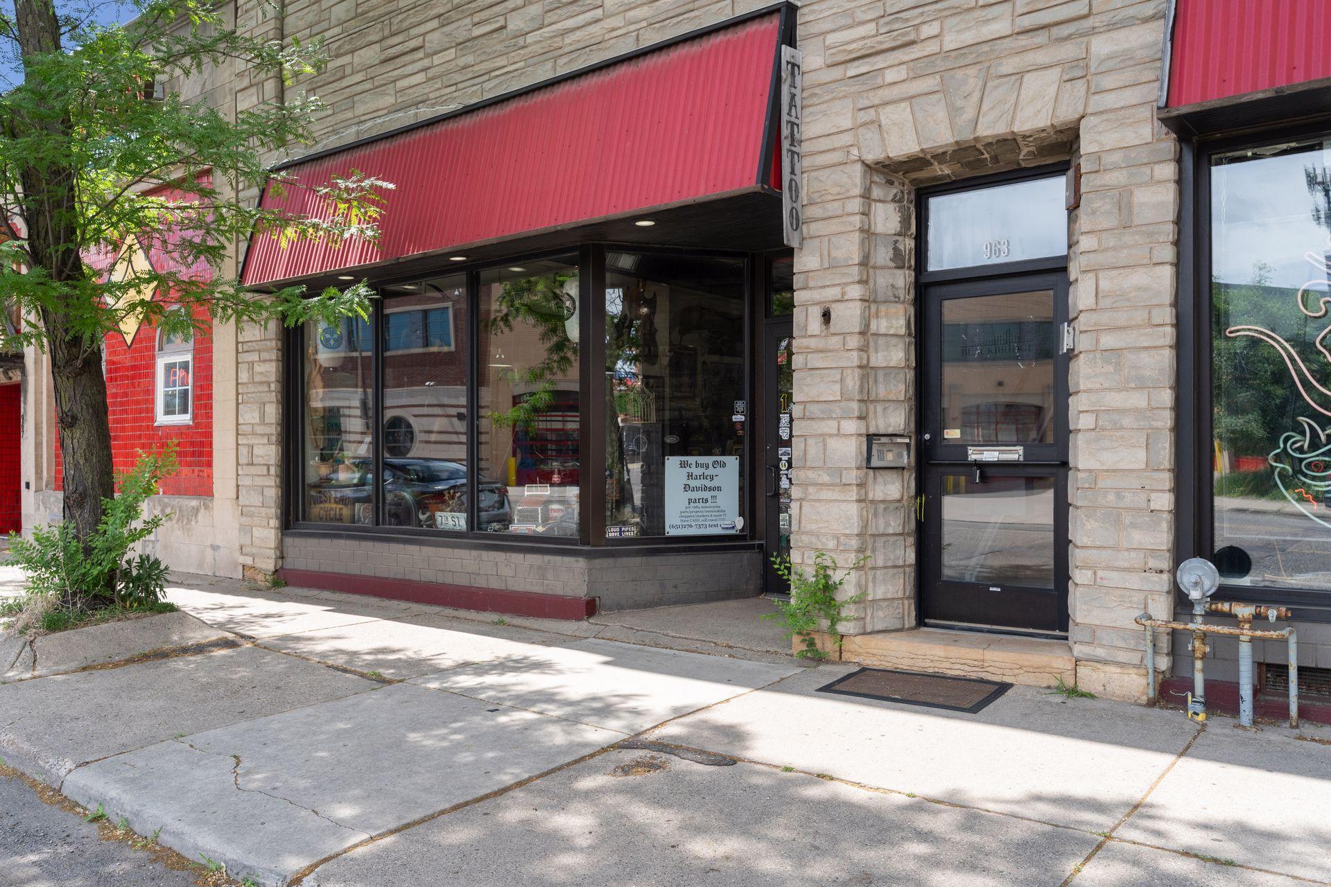 965 7th Street W