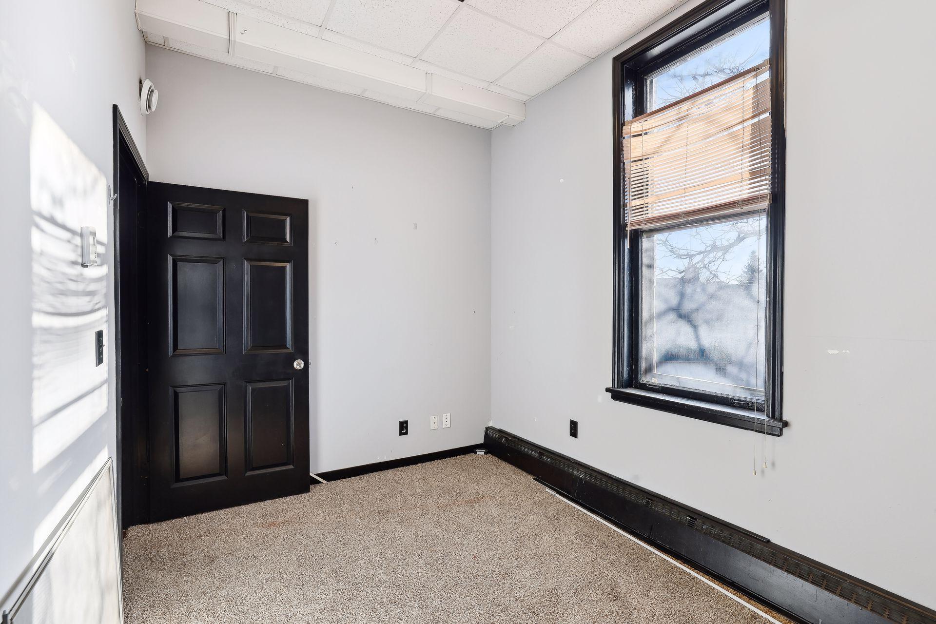 965 7th Street W