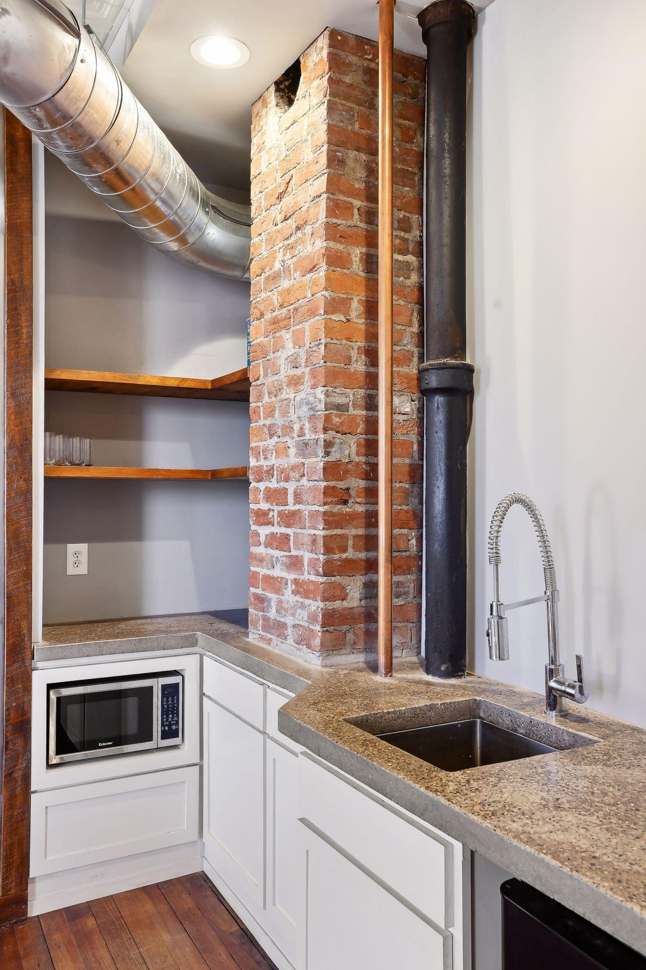 965 7th Street W