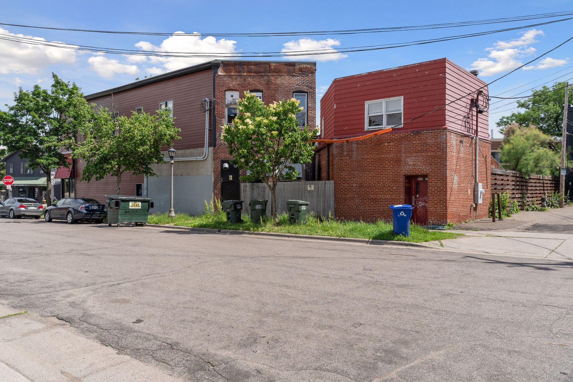 965 7th Street W