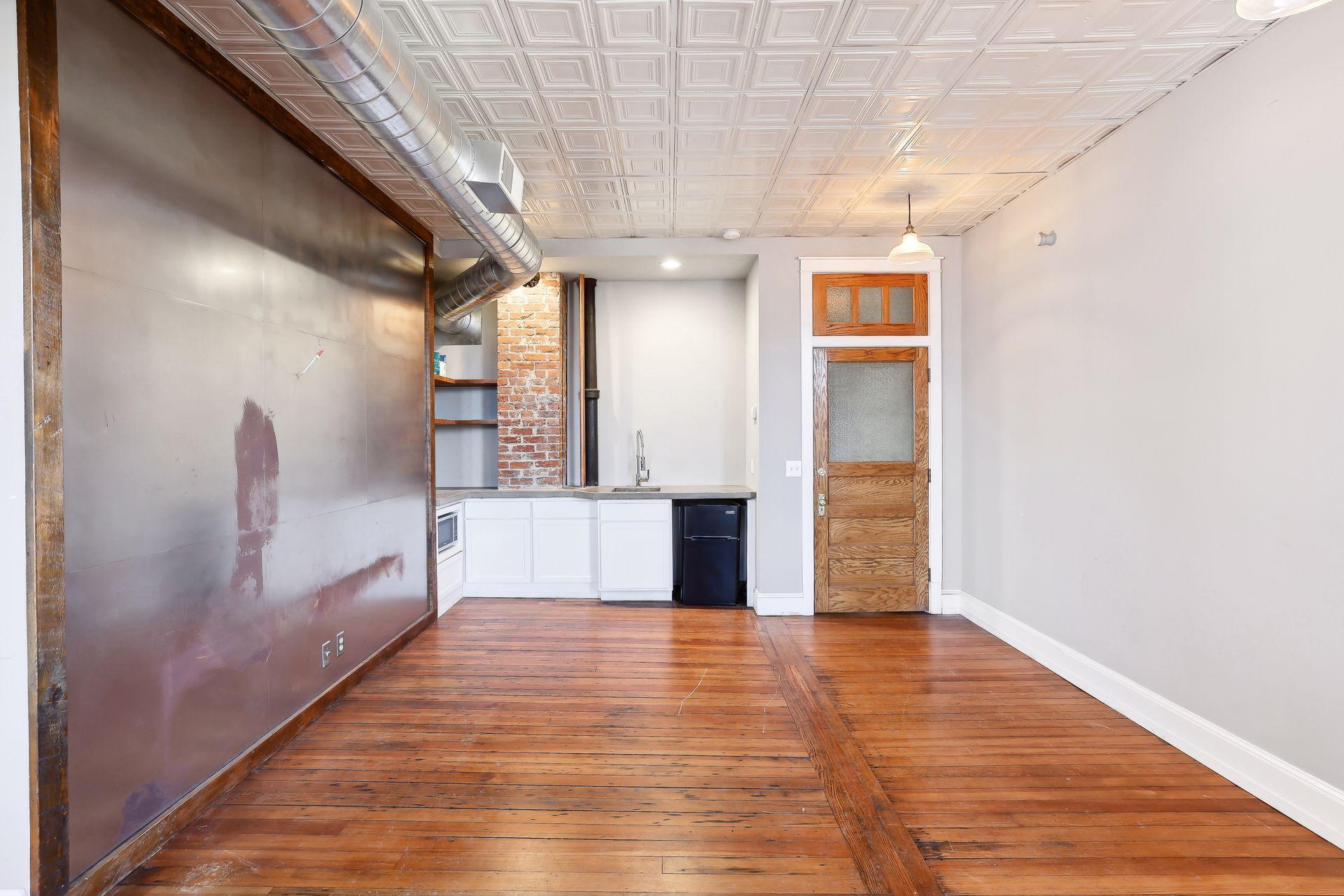 965 7th Street W