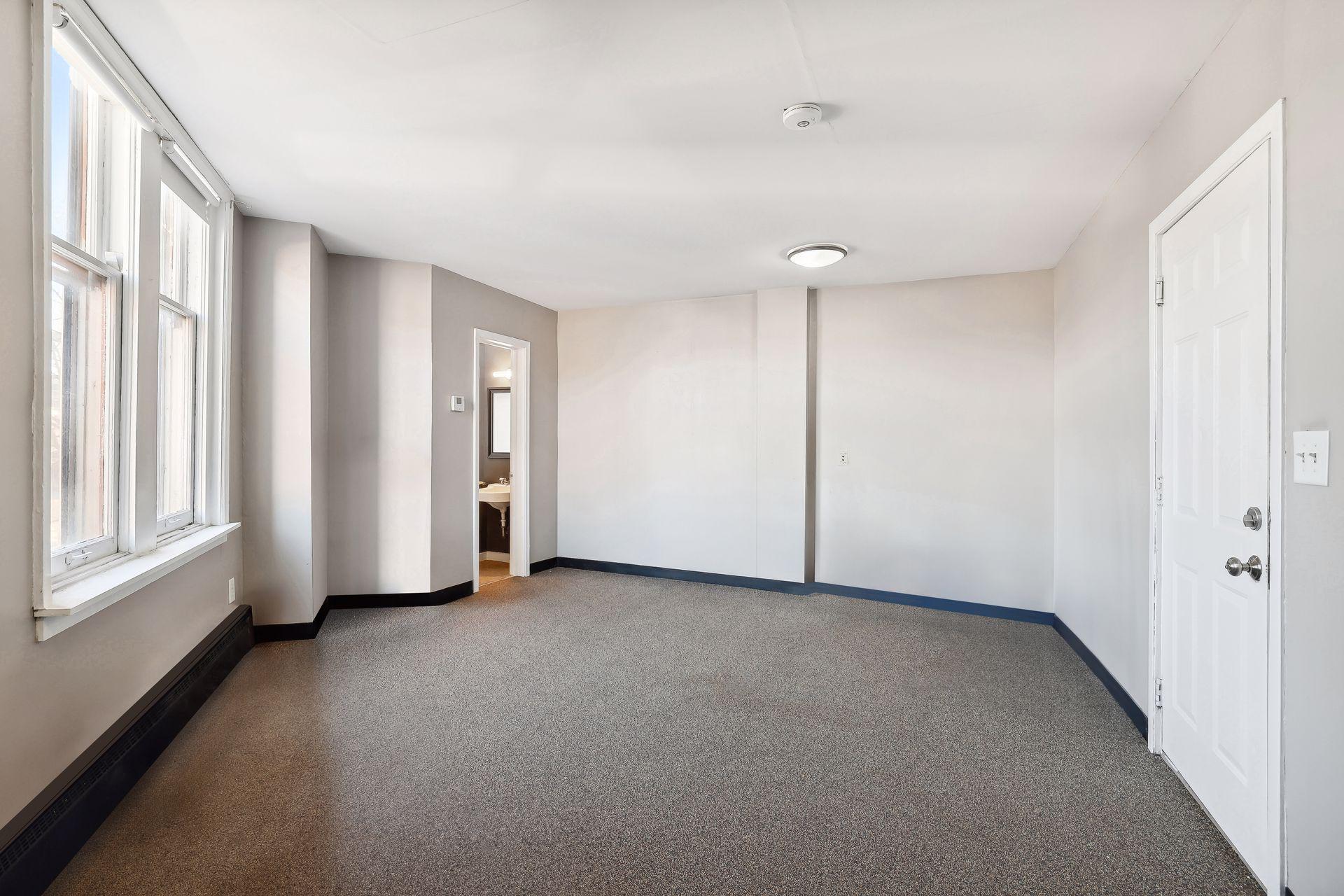 965 7th Street W