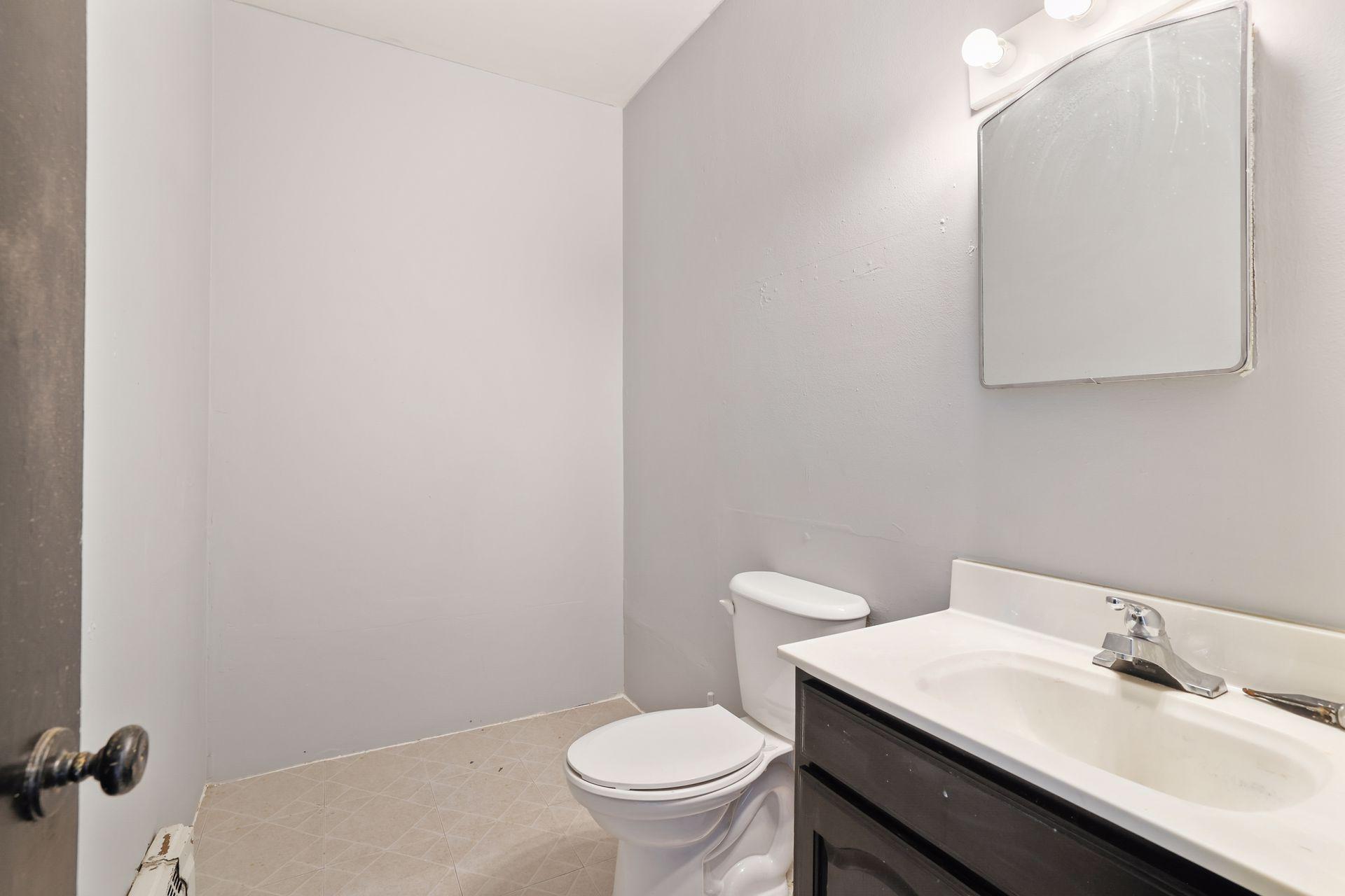 965 7th Street W
