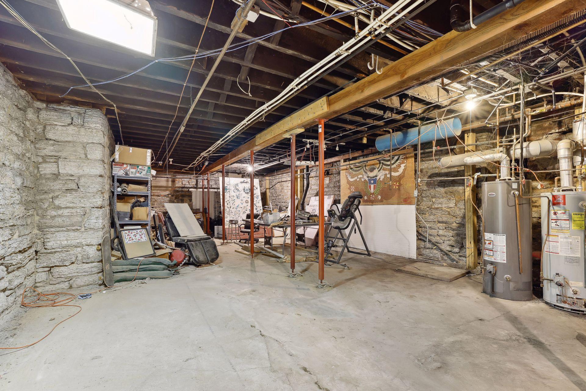 965 7th Street W