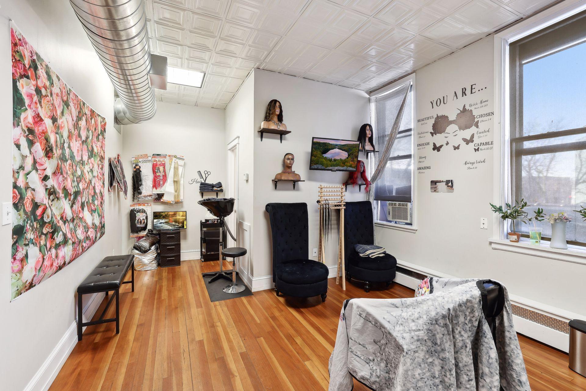 965 7th Street W