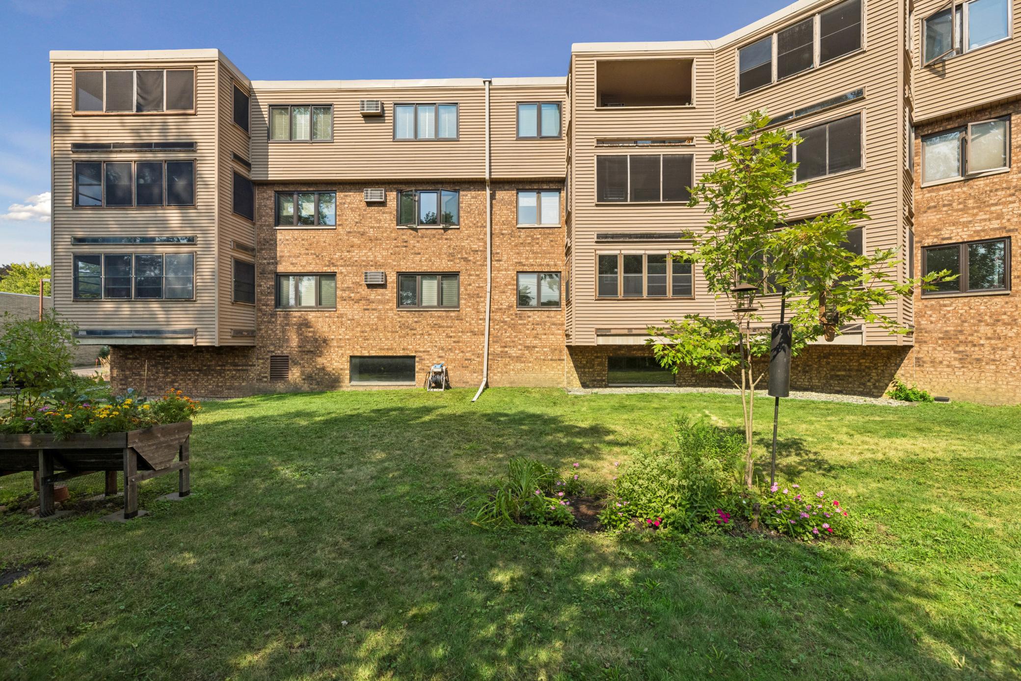 1034 Cleveland Avenue S Unit: 105