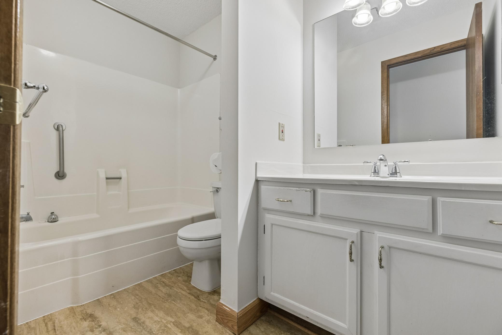 1034 Cleveland Avenue S Unit: 105