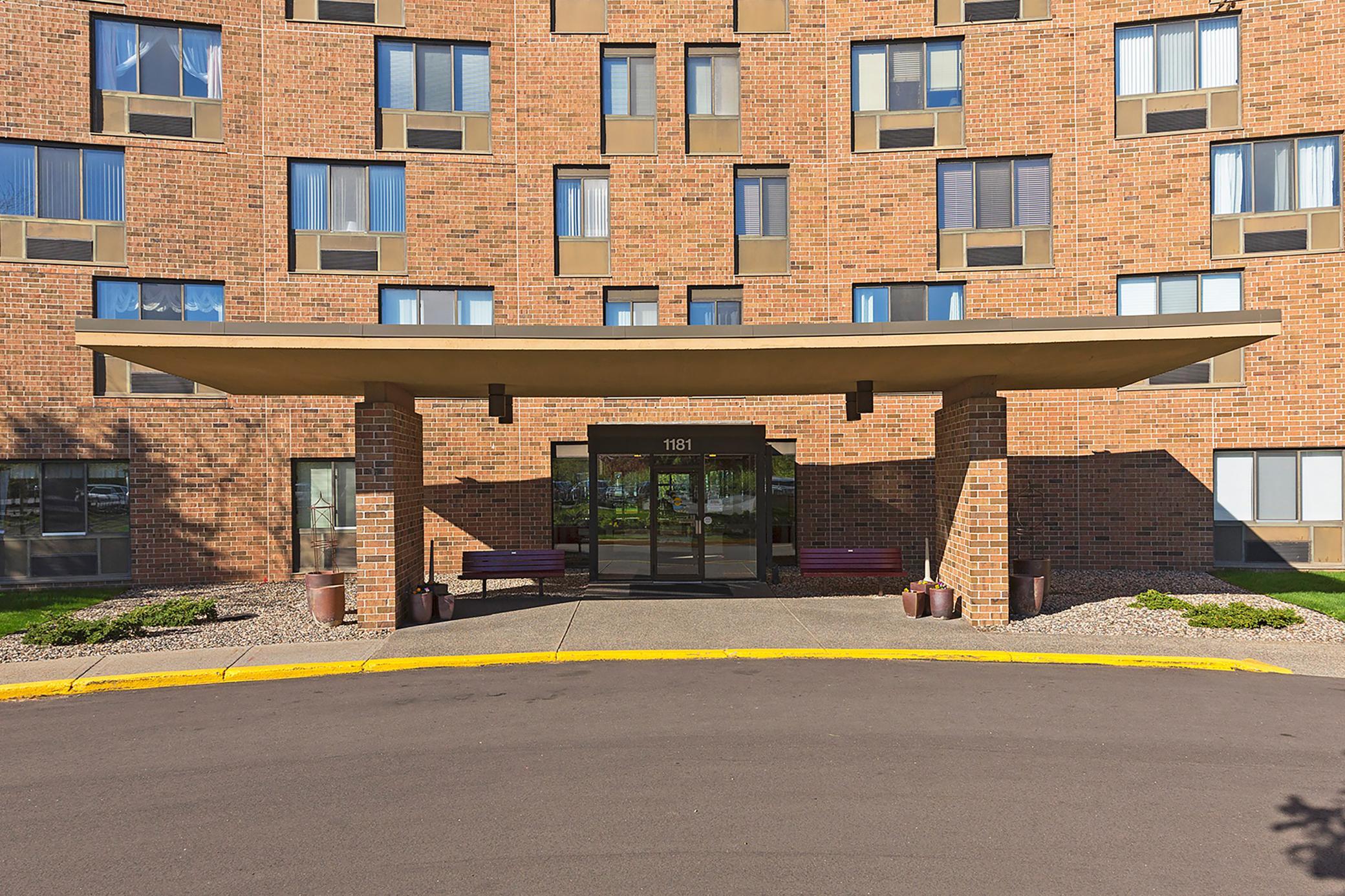 1181 Edgcumbe Road Unit: 814