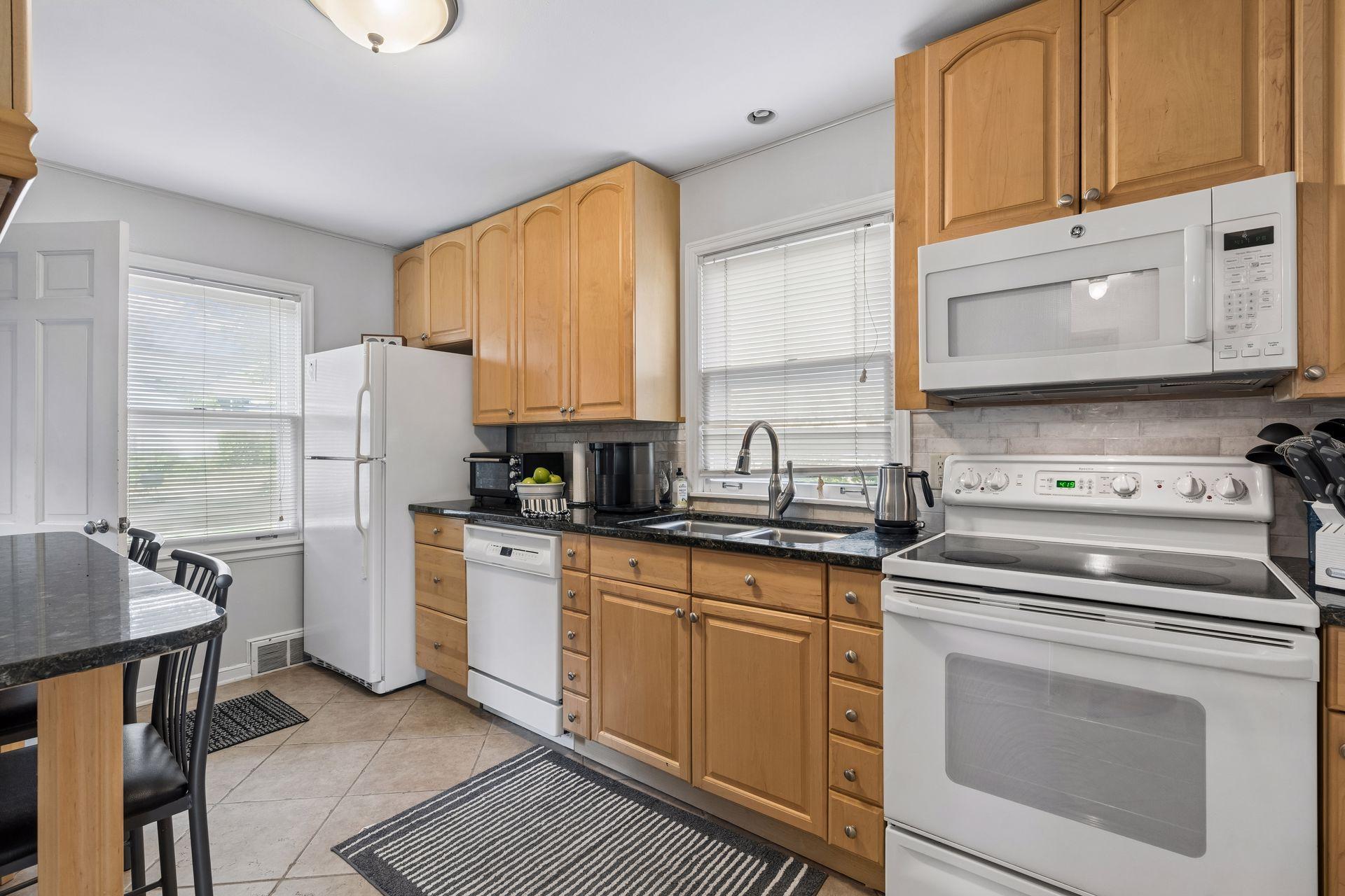 2245 Highland Parkway