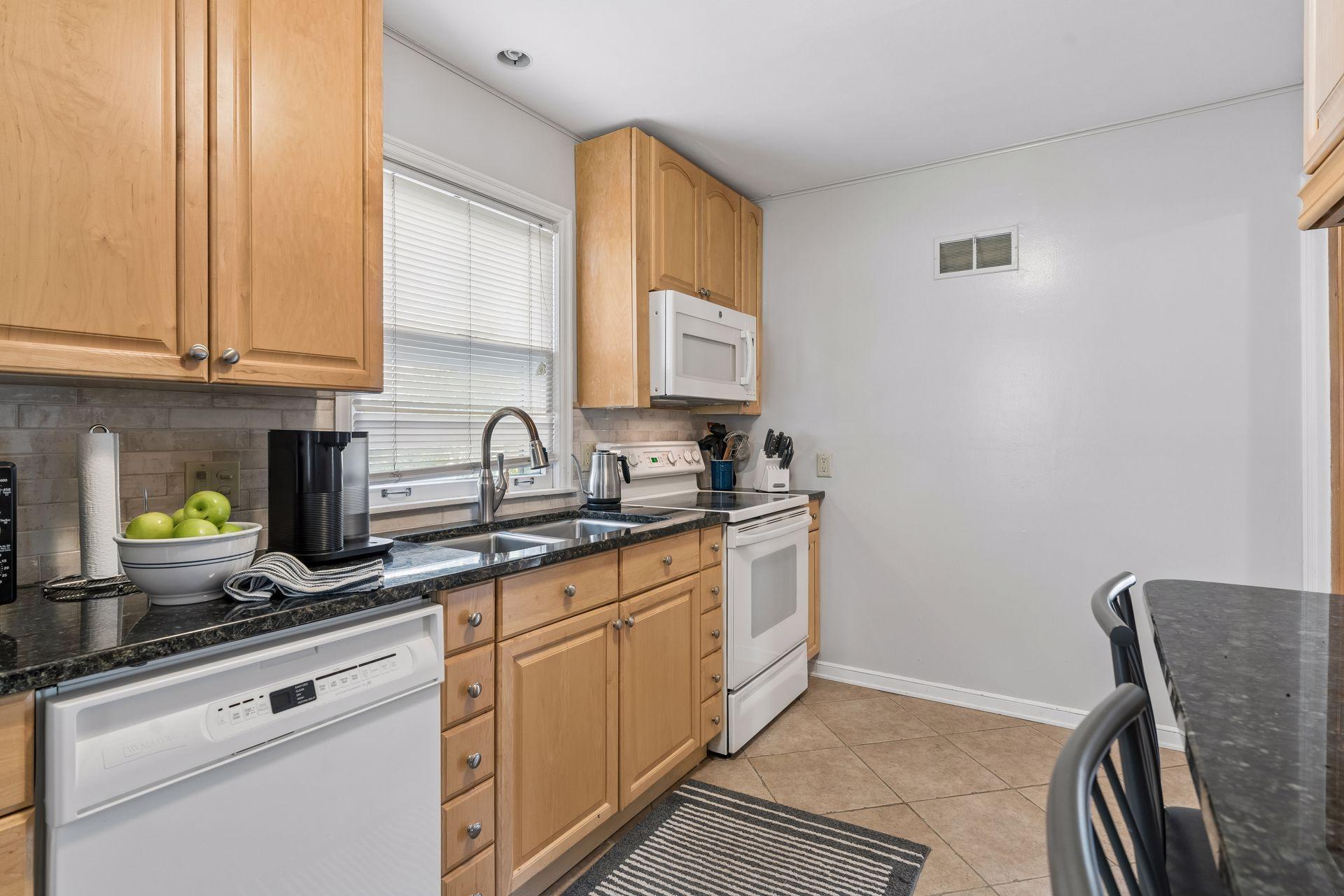 2245 Highland Parkway