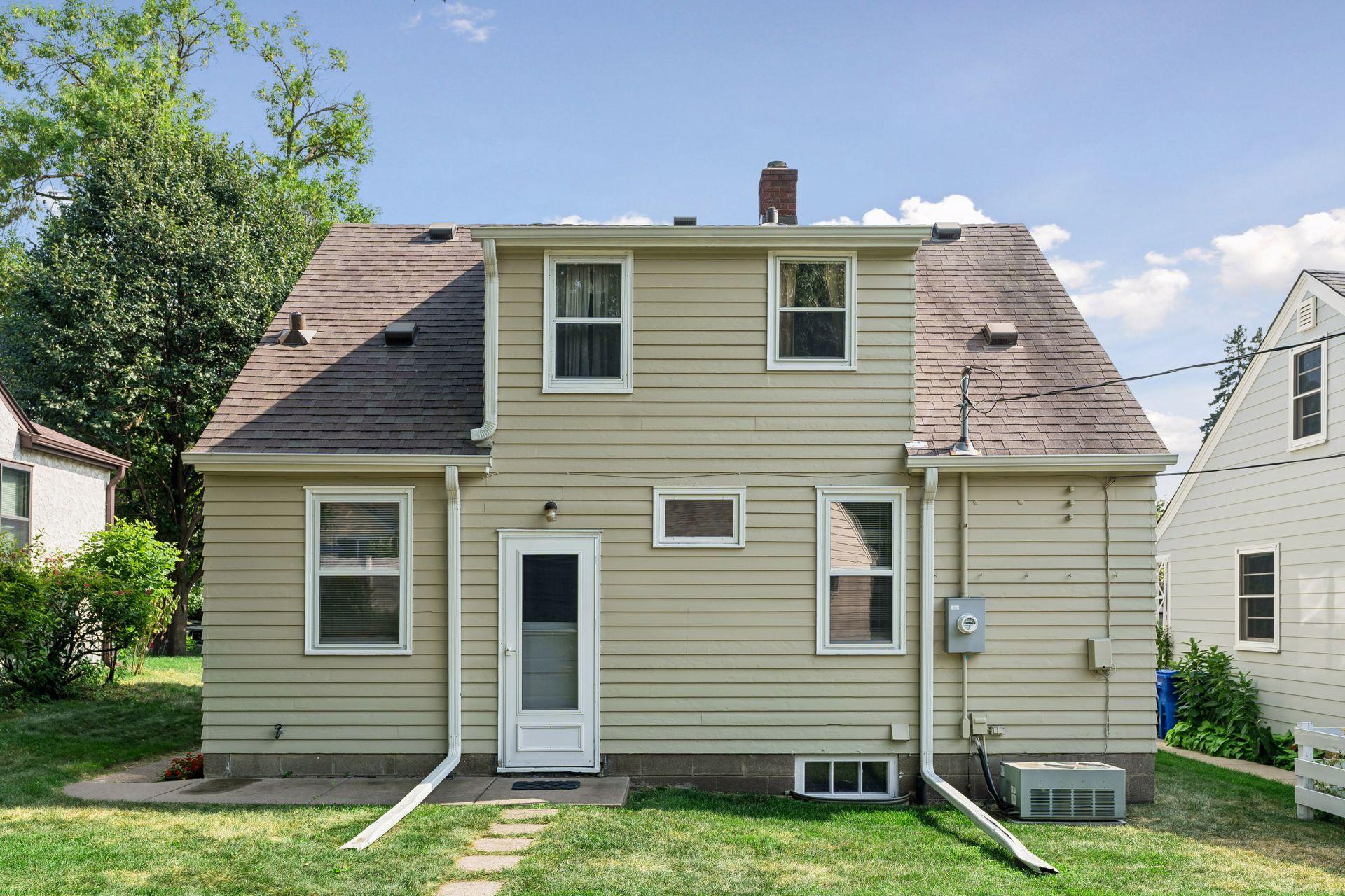 2245 Highland Parkway