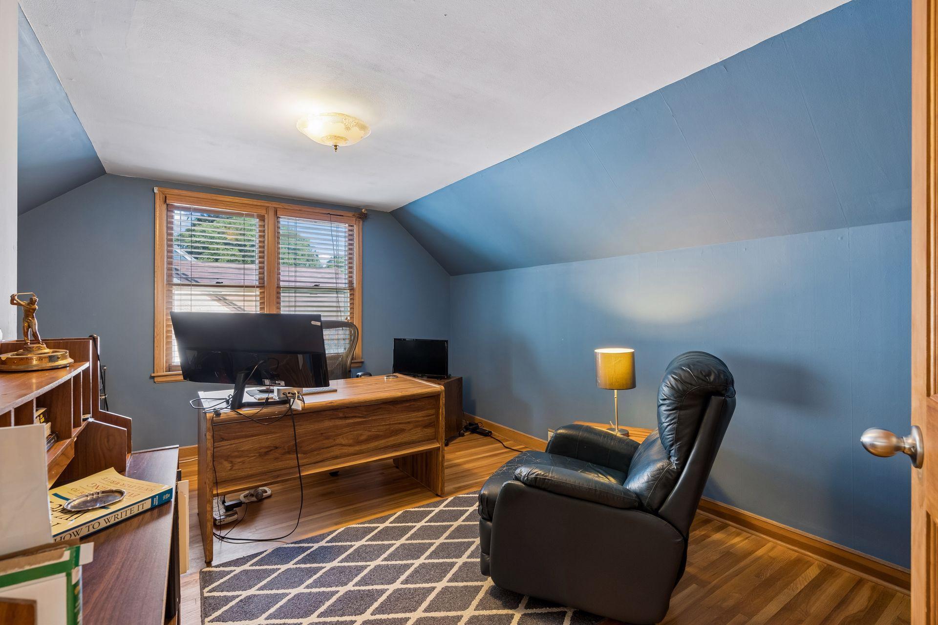 2245 Highland Parkway