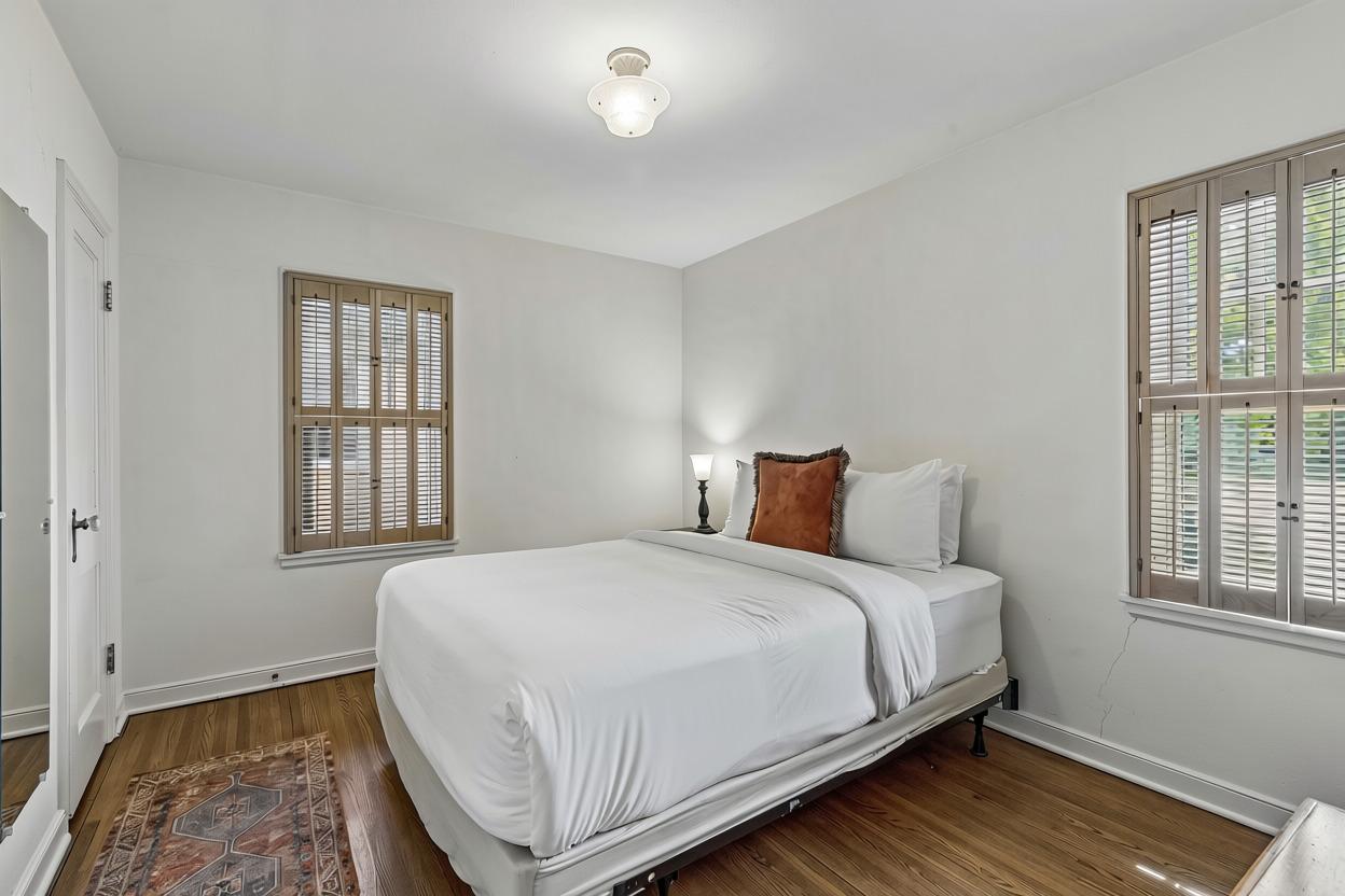 1197 Como Boulevard W